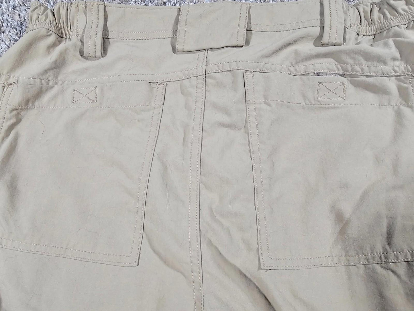 Duluth Trading Co Shorts Mens 34 Khaki Tan Cargo Utility