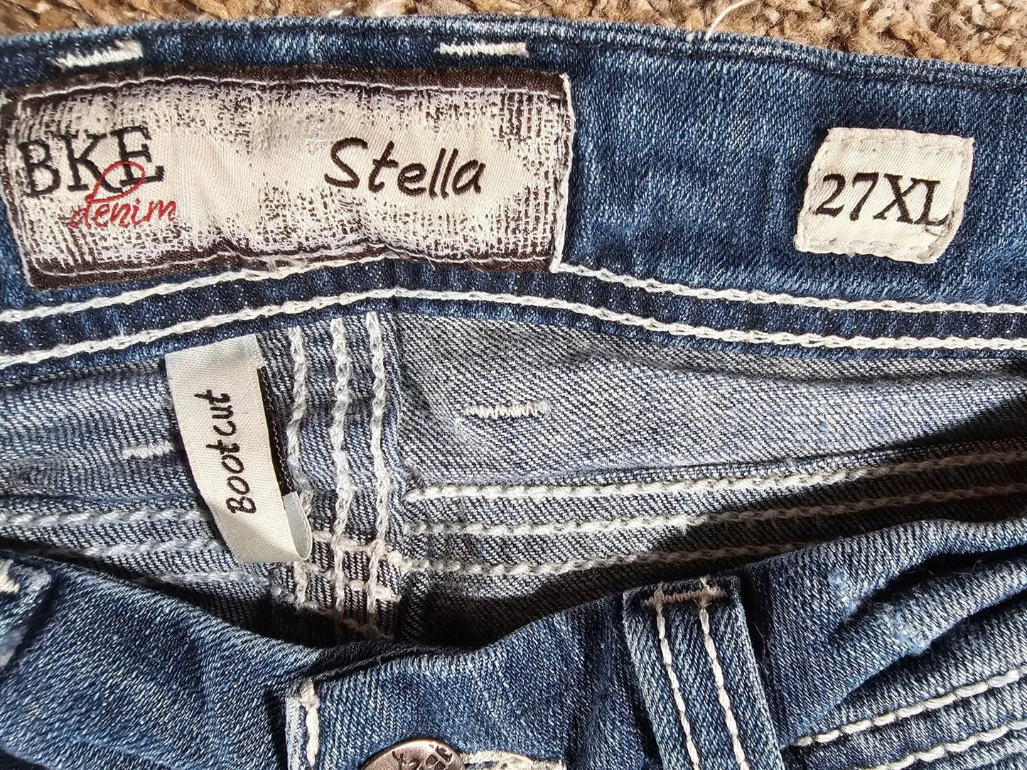 Buckle BKE Stella Bootcut 27XL APPROX 30 x 35.5"