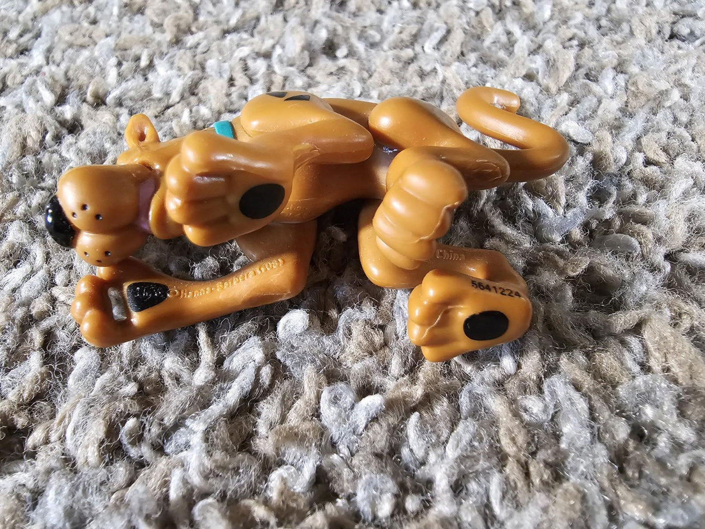 Scooby-Doo with Magnifying Glass Children's Toy 2.5" Long PVC Figure Charter Ltd