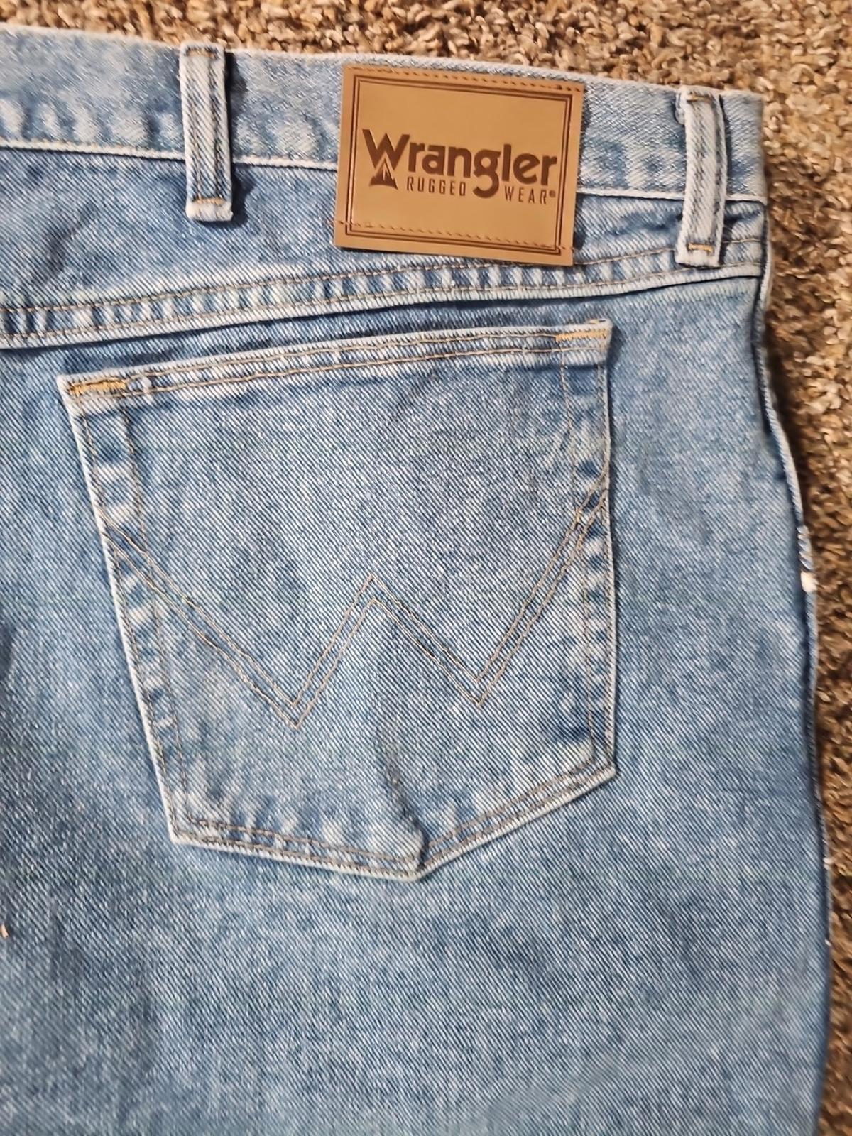 Wrangler Rugged Wear 52x30 Blue Jeans