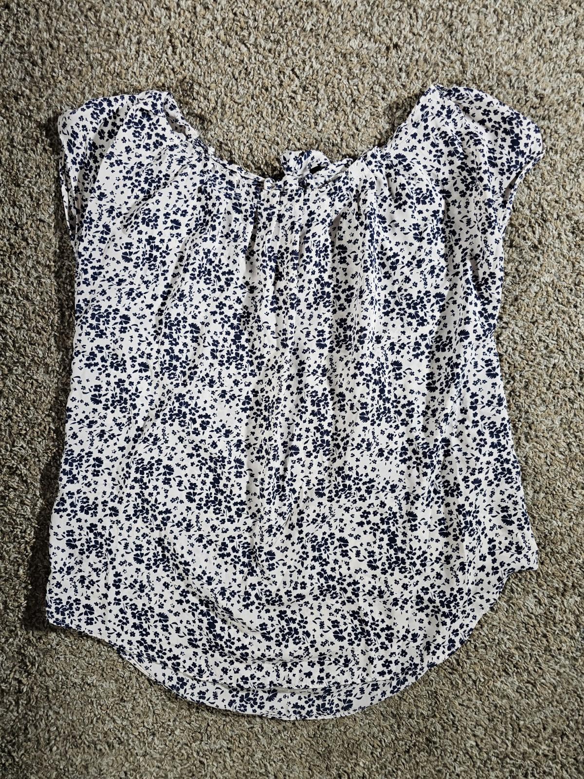 LC Lauren Conrad Floral Sheer Sleeveless Pleated Blouse Sz M