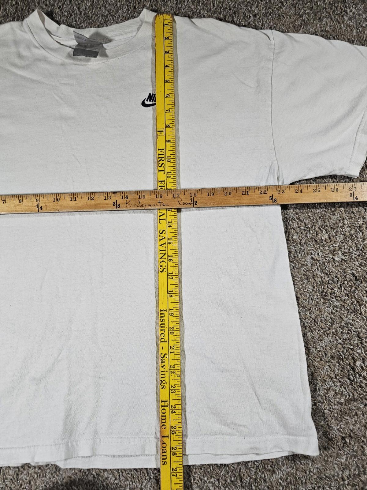 XL White NIKE t-shirt Some Yellowing