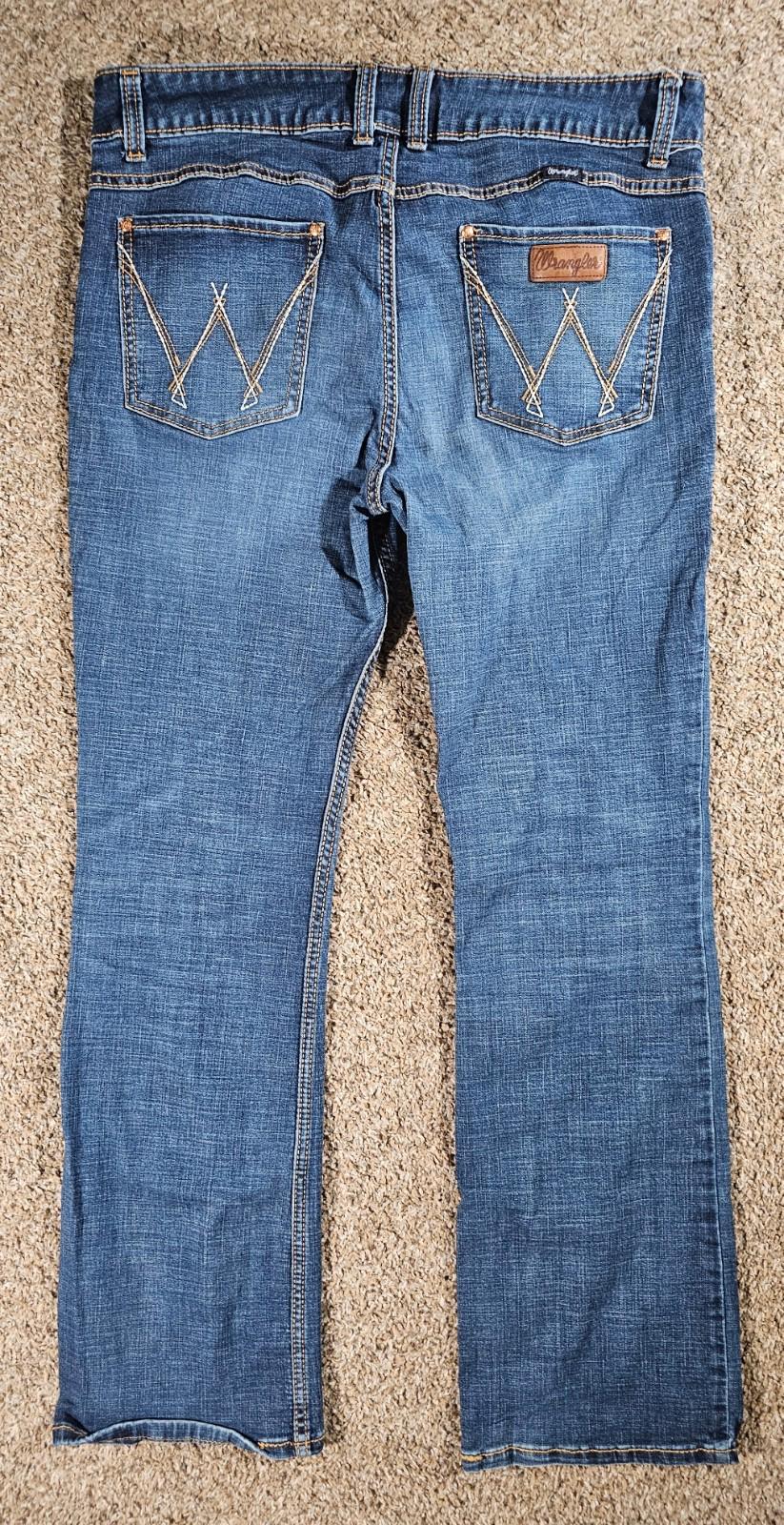 Wrangler Jeans Women's 15x32 Blue Boot Cut Western Cowgirl