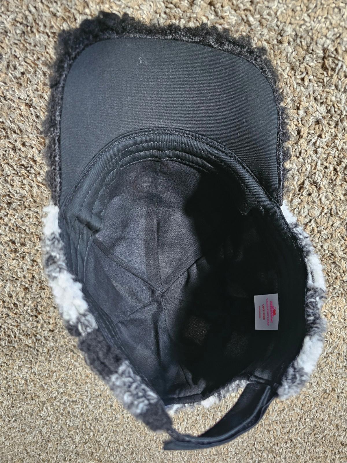 VALENTINE'S DAY SHERPA BASEBALL HAT WHITE/BLACK PLAID HEART