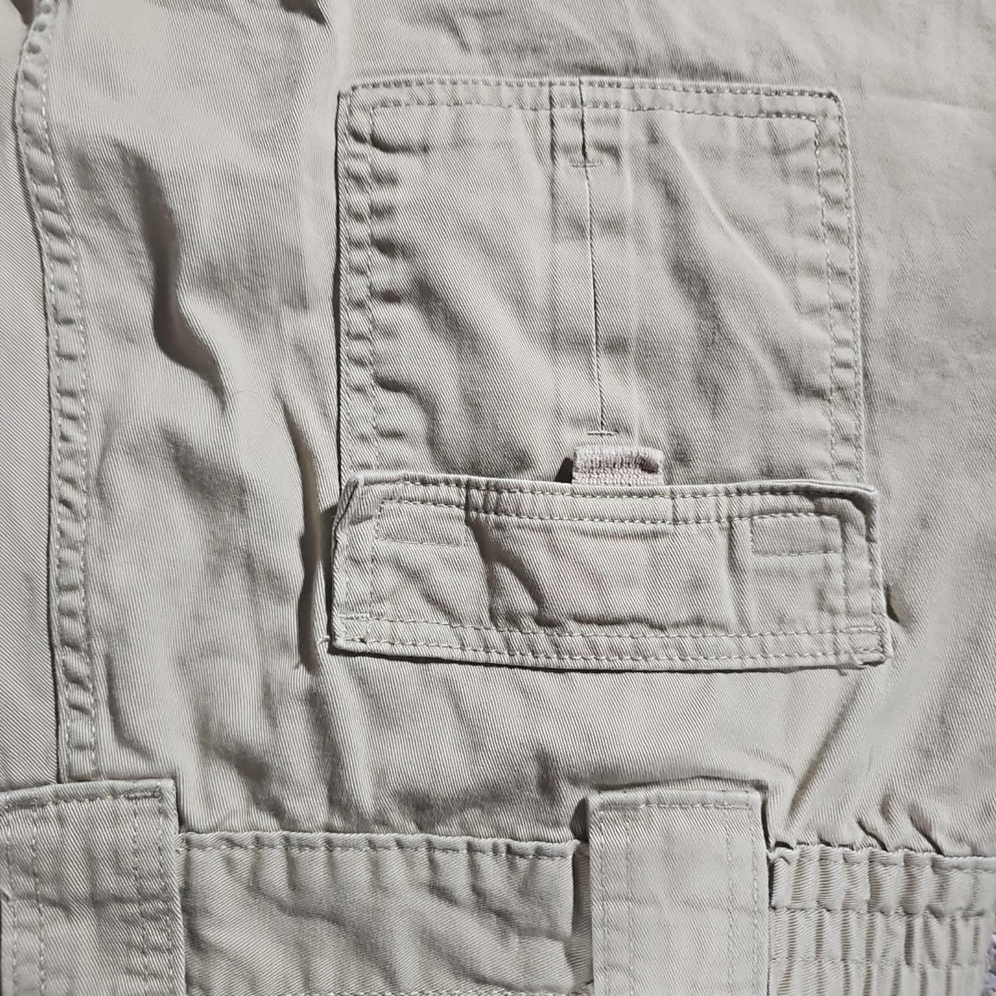 St. John's Bay Mens Beige Cargo Shorts Sz 40 Casual Utility