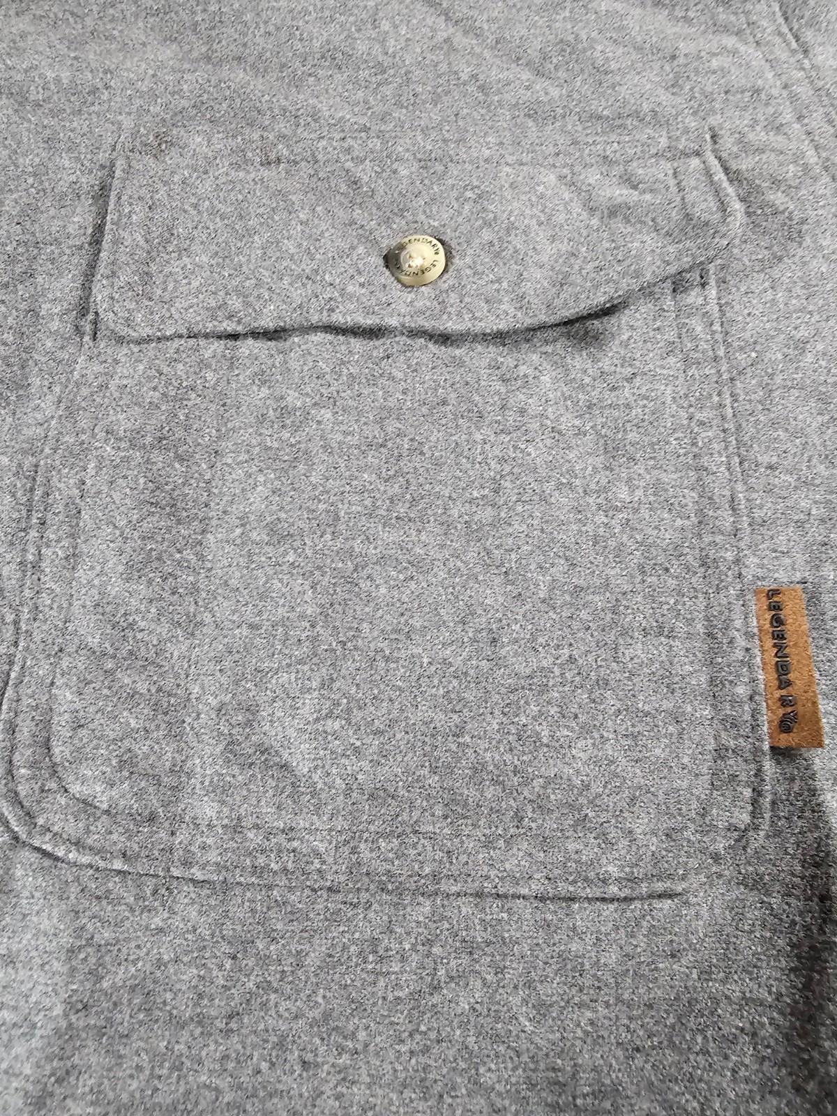 Legendary Whitetails Flannel Shirt Mens L Gray Button Up