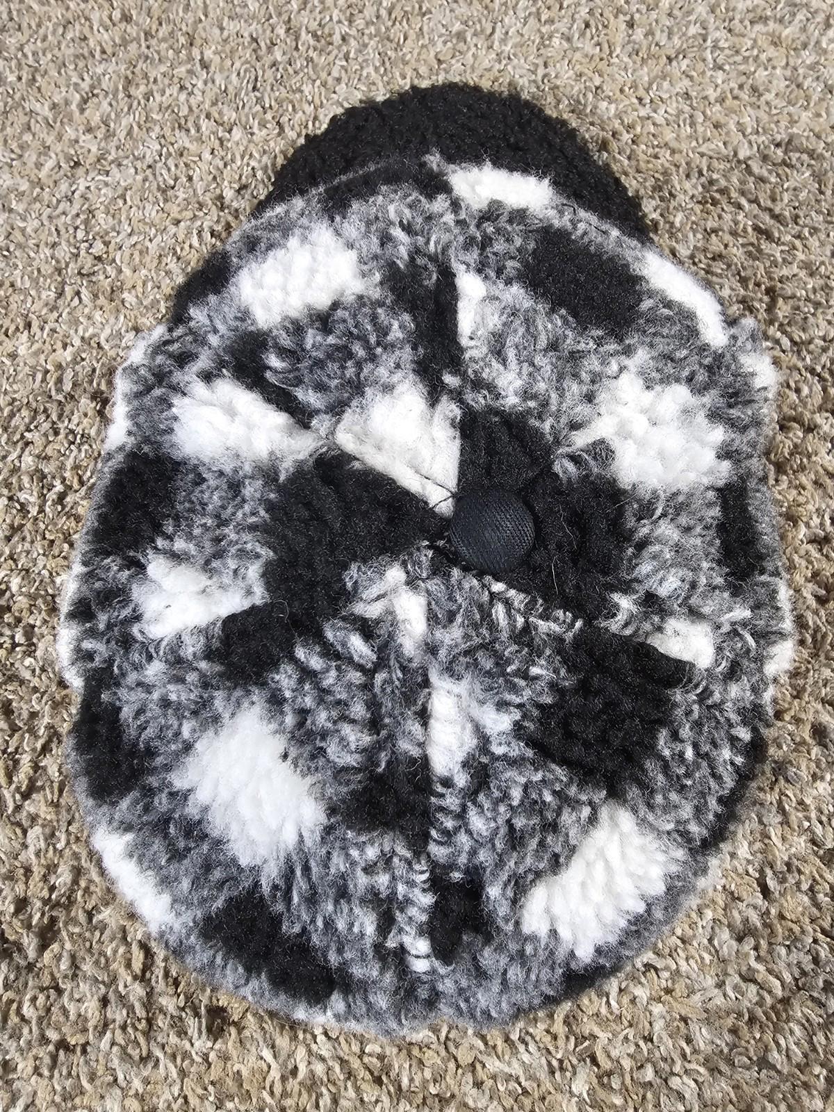 VALENTINE'S DAY SHERPA BASEBALL HAT WHITE/BLACK PLAID HEART