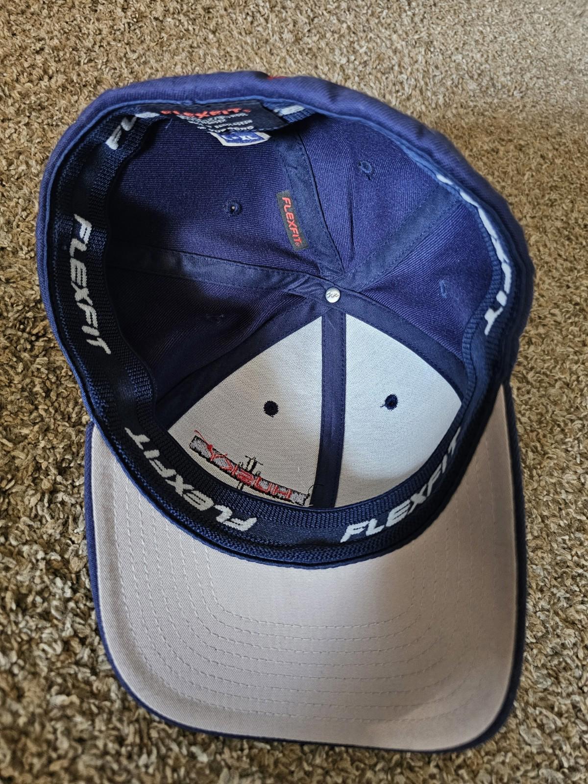HUSKY plane handcrafted WY USA L-XL Yupoong Flexfit hat Blue