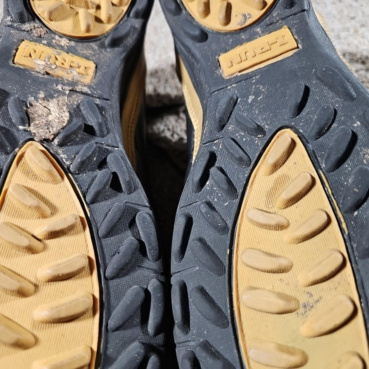 I-RUN Leather Indoor Soccer Trail Running Shoes Sz 45