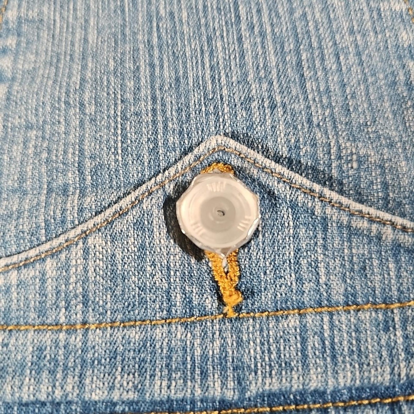Bill Blass Stretch Jeans Sz 8 Shorts