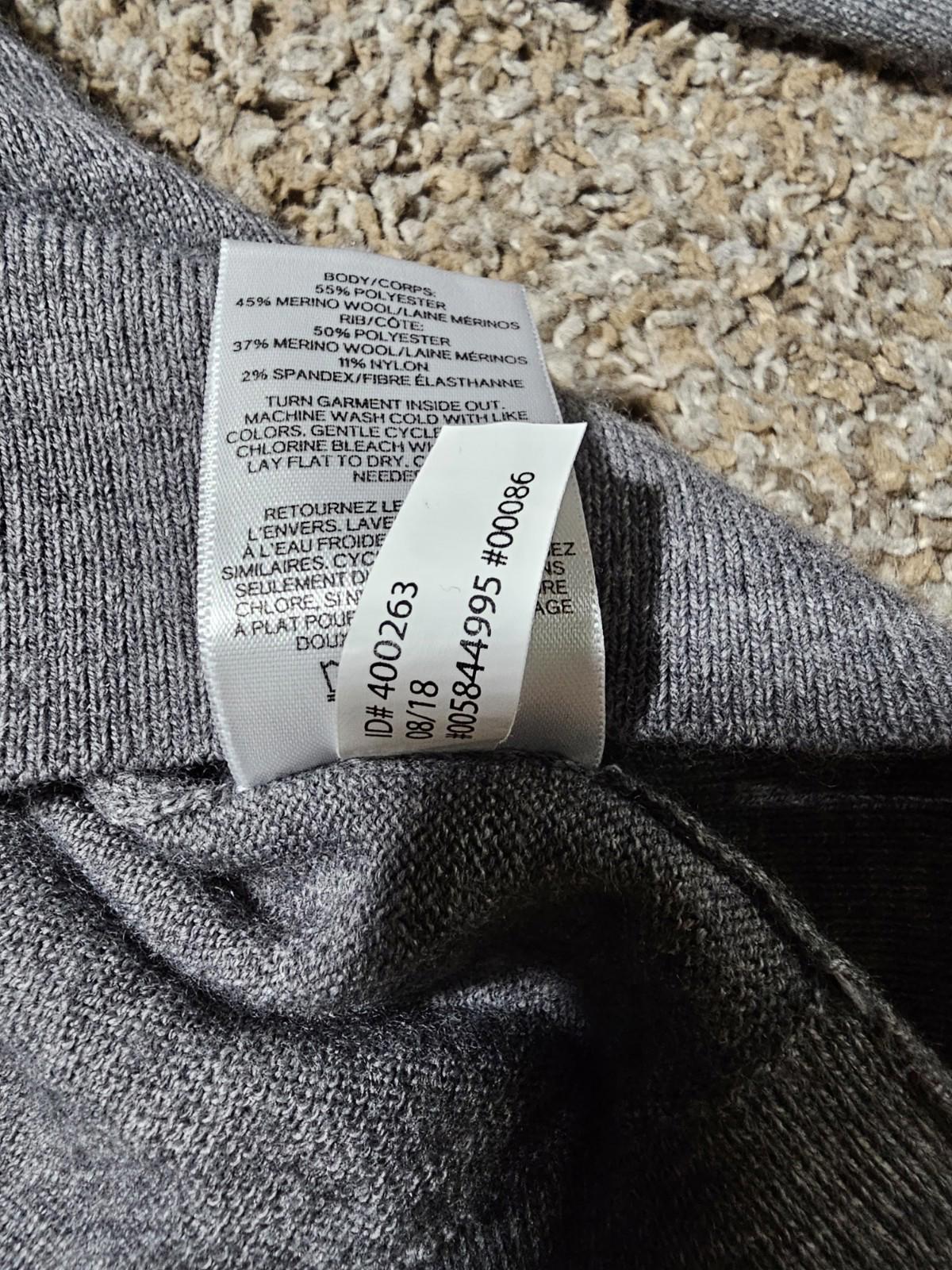 Express Men's Vneck Sweater Size L Merino Wool Blend Gray