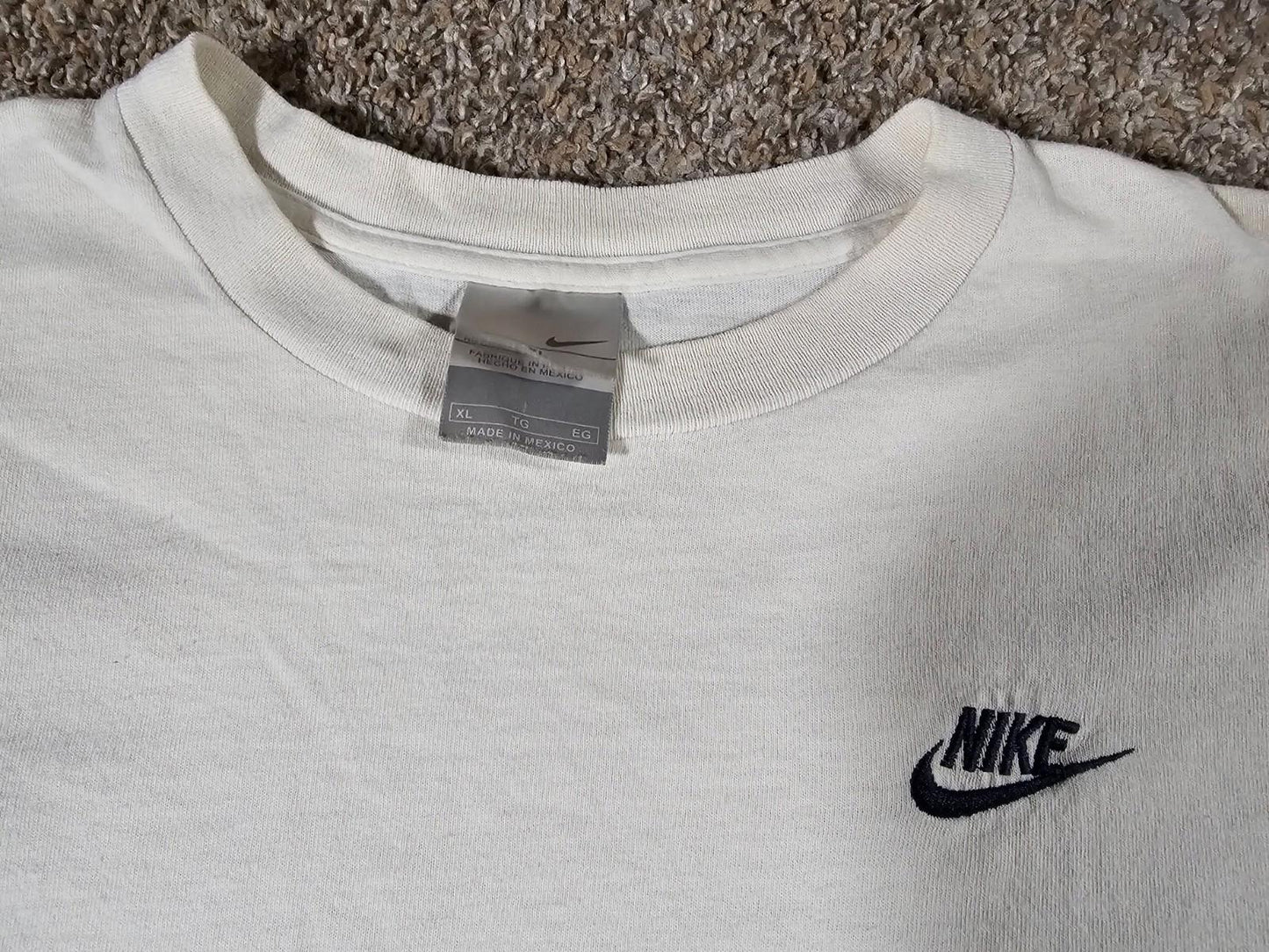 XL White NIKE t-shirt Some Yellowing