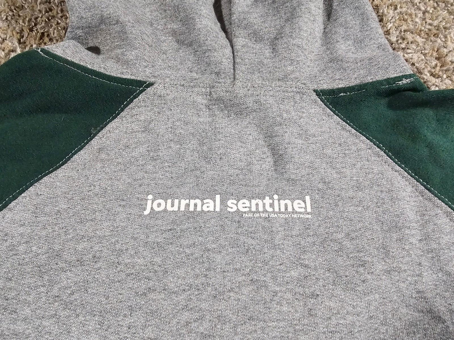 Milwaukee Bucks Basketball Hoodie Large Jerzees NuBlend