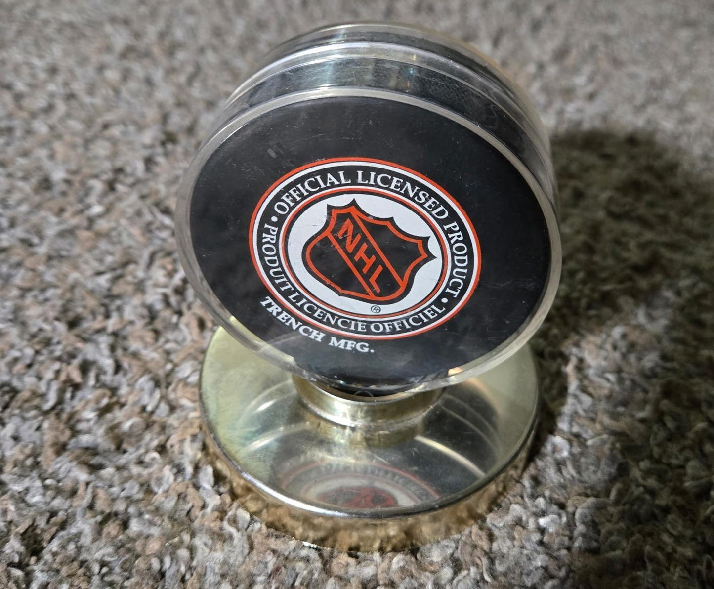 Calgary Flames Vintage Logo NHL Hockey Puck Trench Mfg Display Case