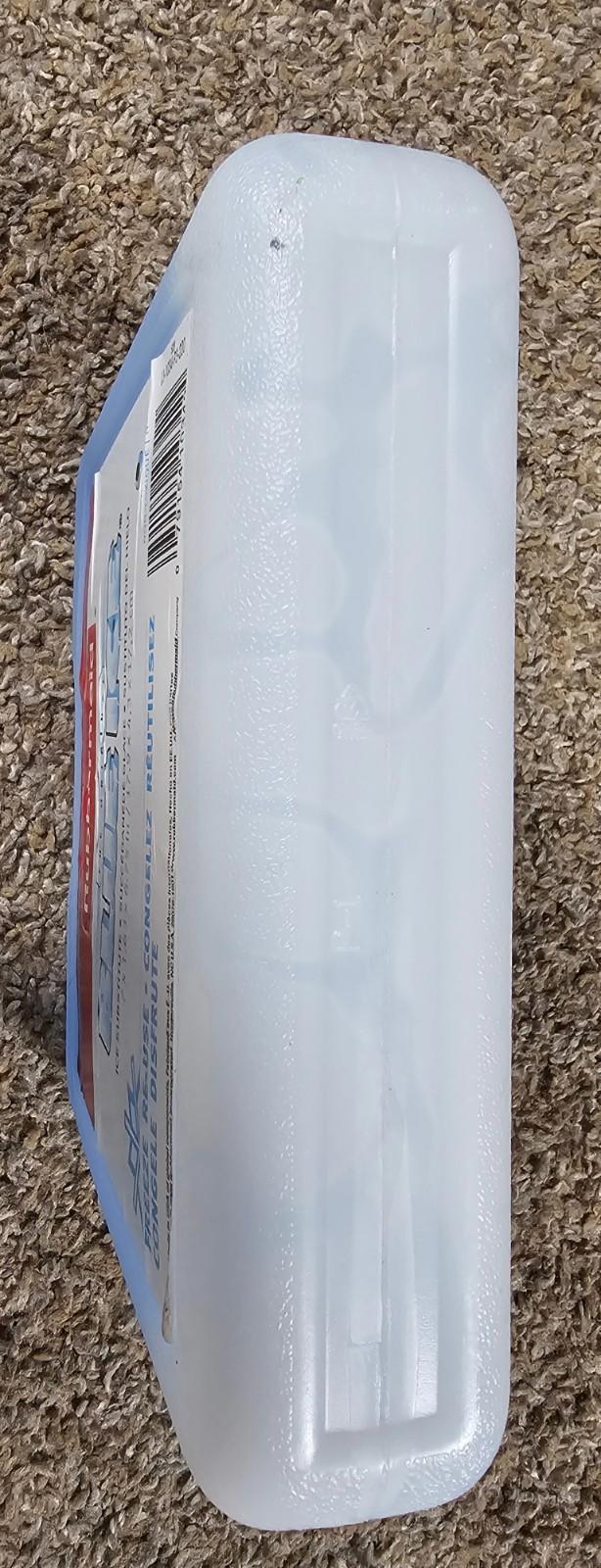 Rubbermaid The Original Blue Ice Pack Weekender Reusable 1034