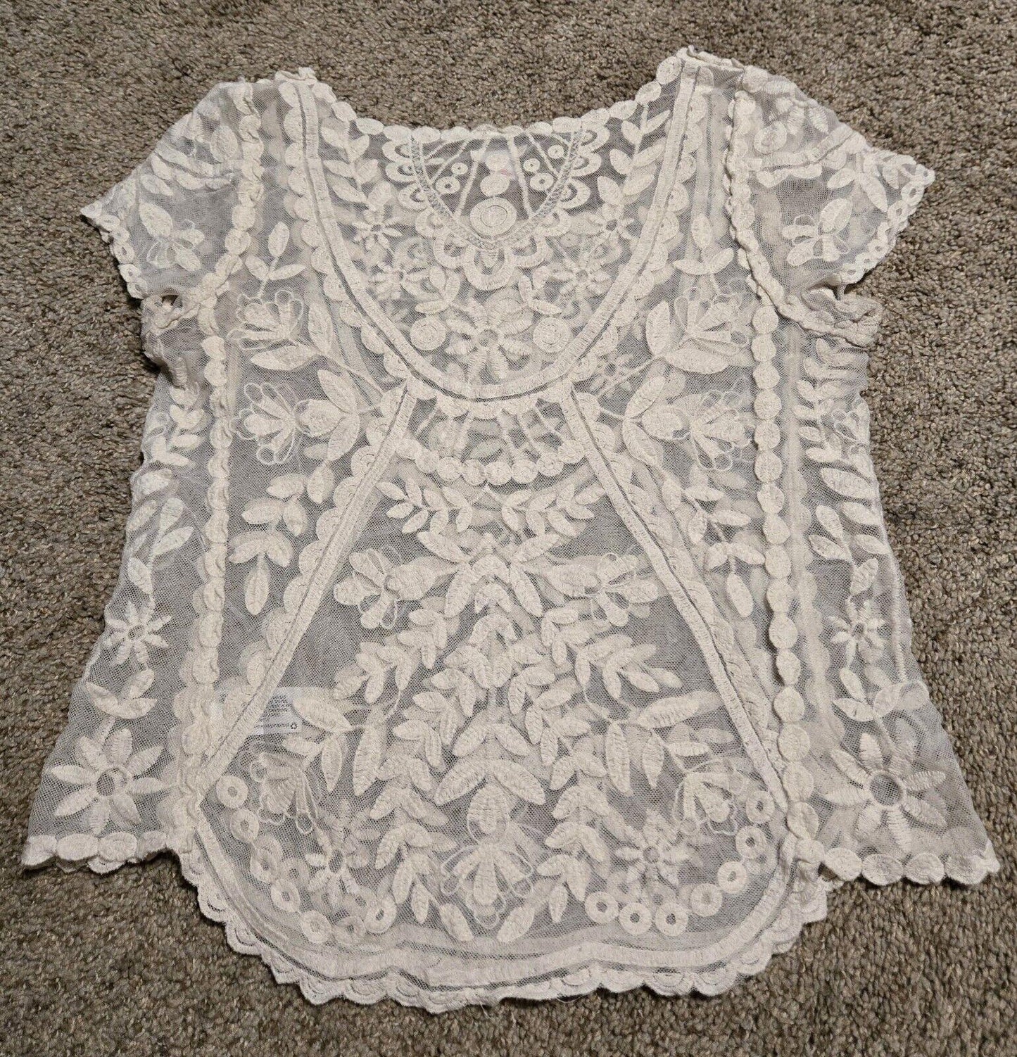 Cream Exhilaration Lace Floral T Shirt Sz S - Stains See Pic