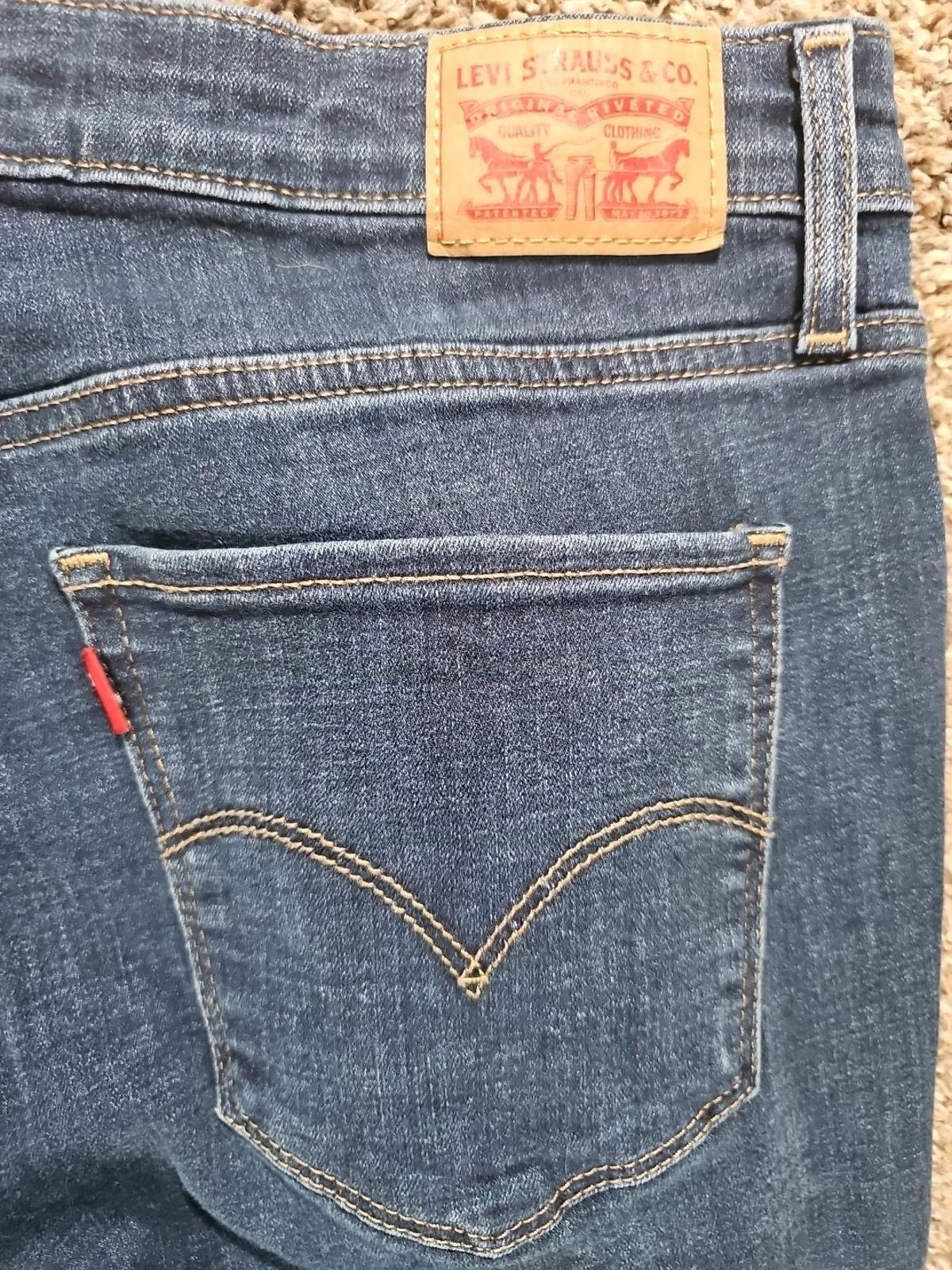 Womens Levis 725 High Rise Bootcut Sz 32x32 Jeans