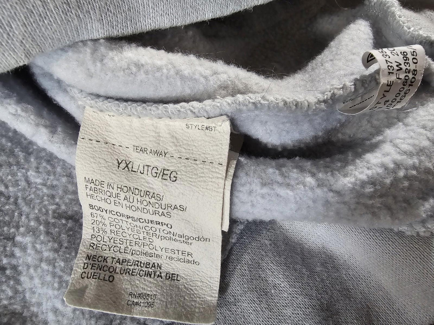 Under Armour YXL Loose white Hoodie Red Logo Stains
