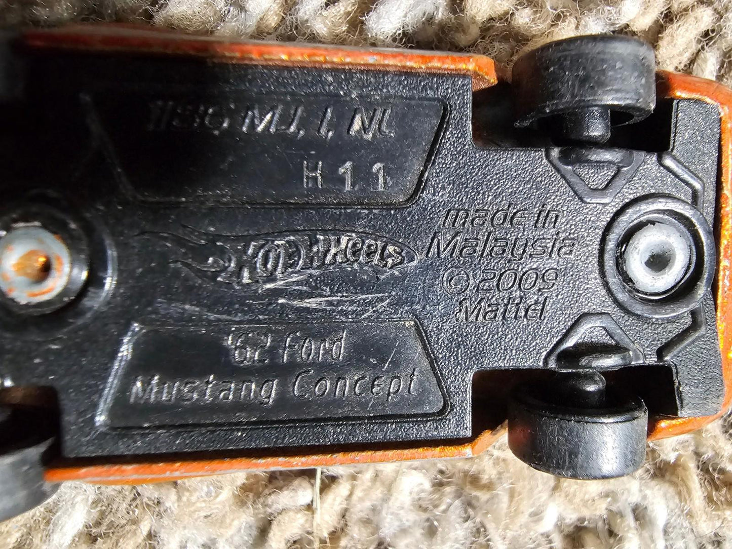 2009 Mattel Hot Wheels 62' Ford Mustang concept Toy Car 1:64