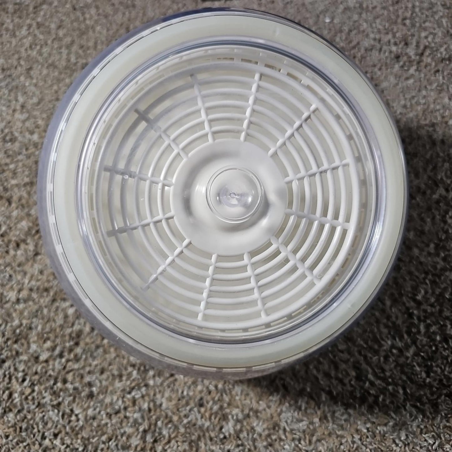 OXO Plastic Salad Spinner Easy One-Hand Use Dishwasher Safe