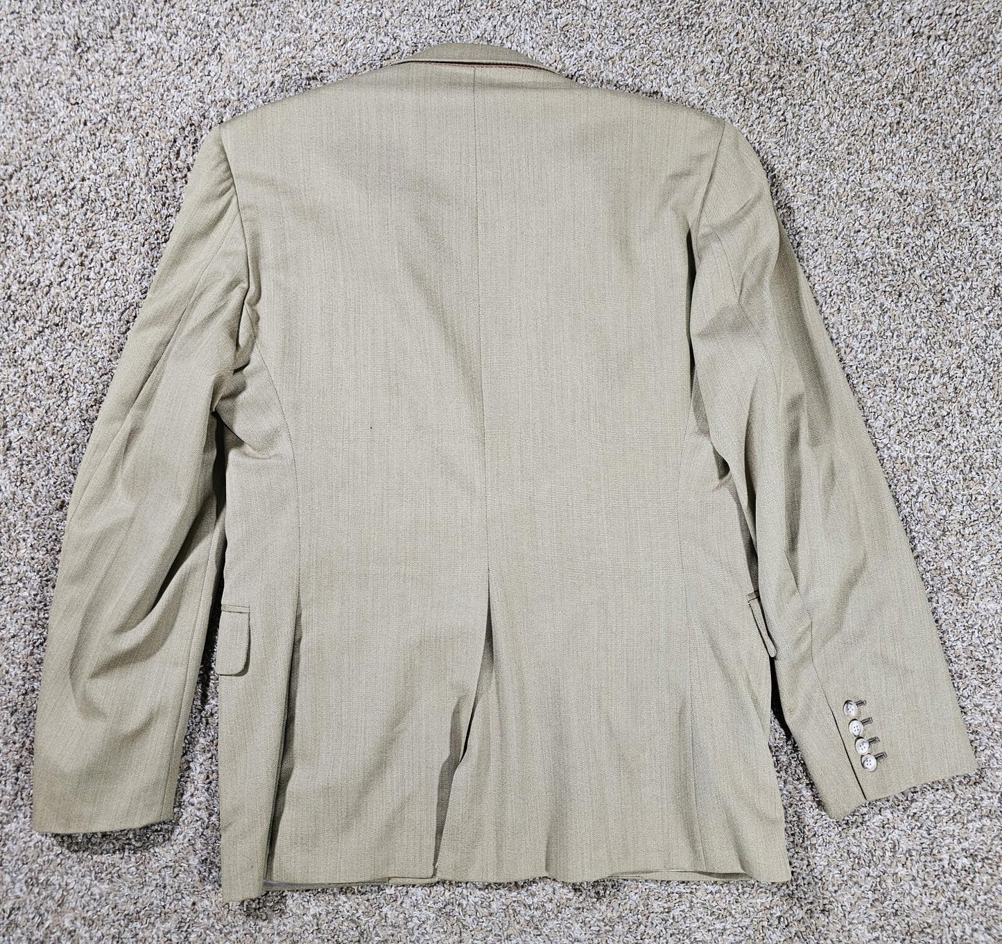 Hand Tailored Tom James Innocenti Oro tan suit APPROX C44W35