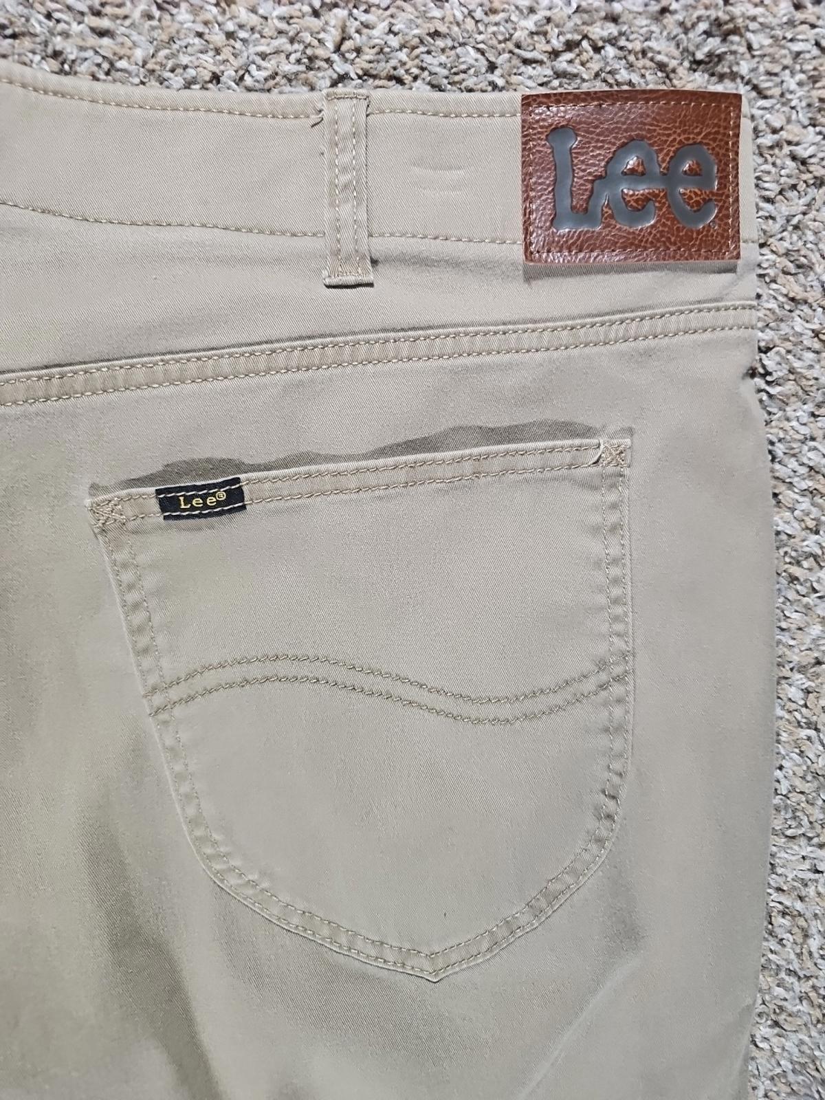 Lee Extreme Motion MVP Relaxed Fit Straight Leg 48x29 Pants