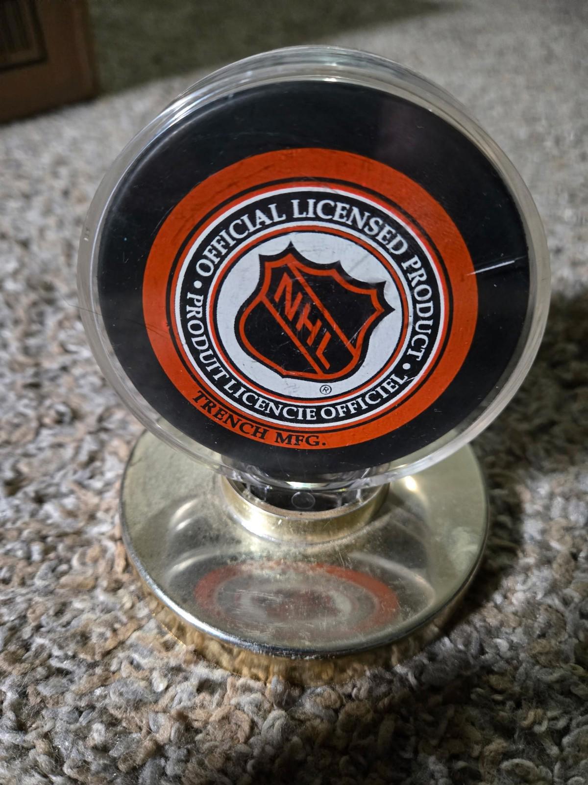 Tampa Bay Lightning Vintage Logo NHL Hockey Puck Trench Mfg Display Case