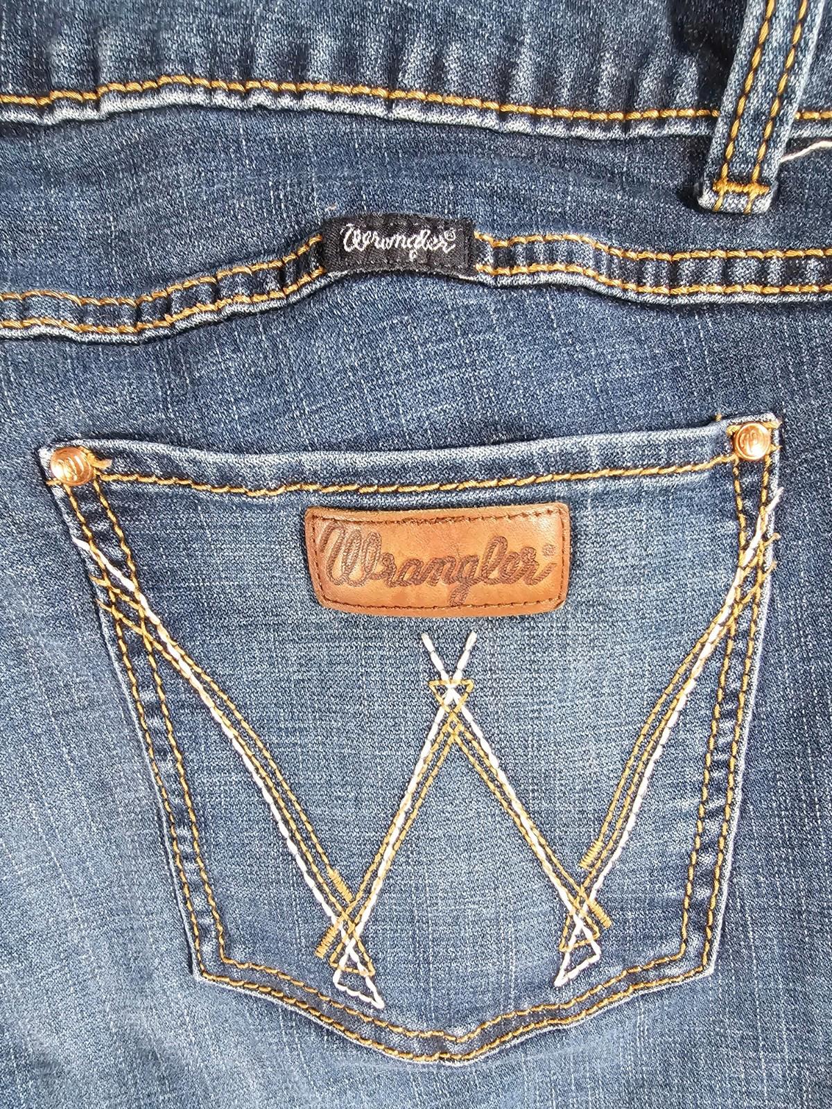 Wrangler Jeans Women's 15x32 Blue Boot Cut Western Cowgirl