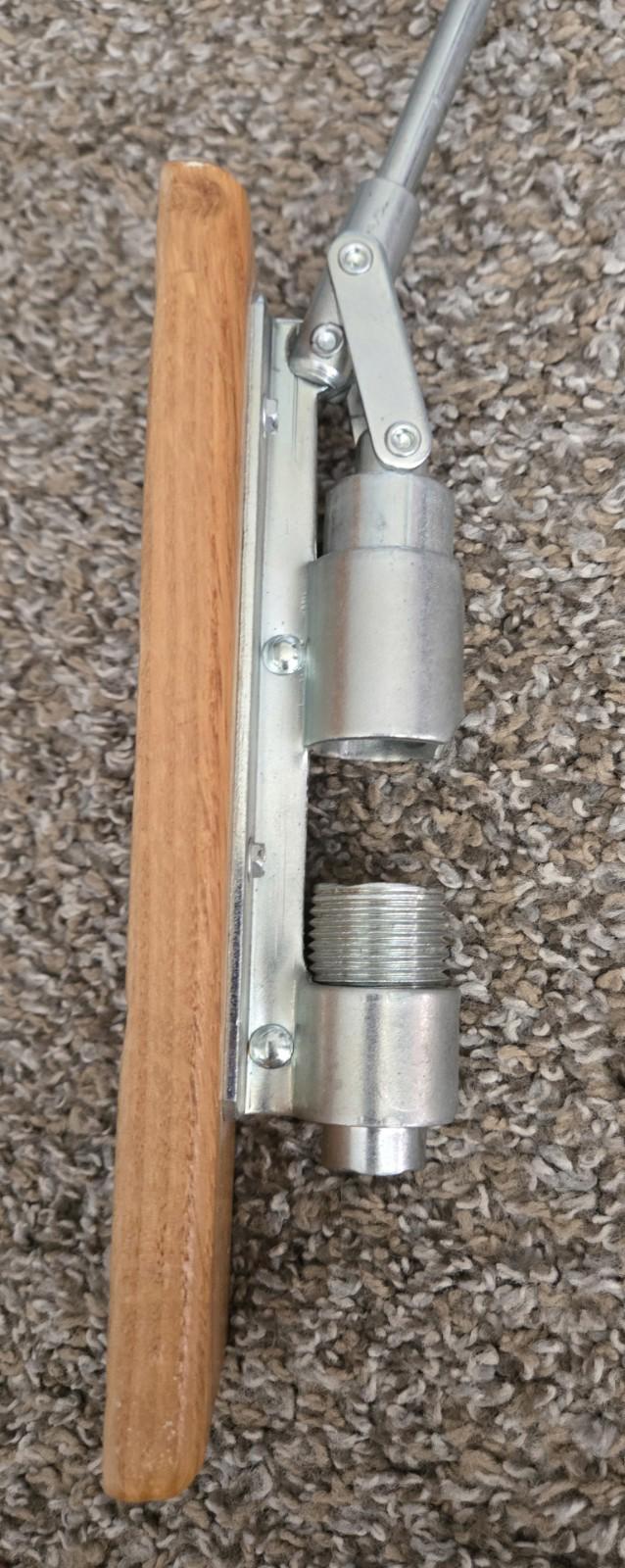 Reed's Rocket Nut Cracker, Made in USA Model 800, Reed Machine Co. VINTAGE