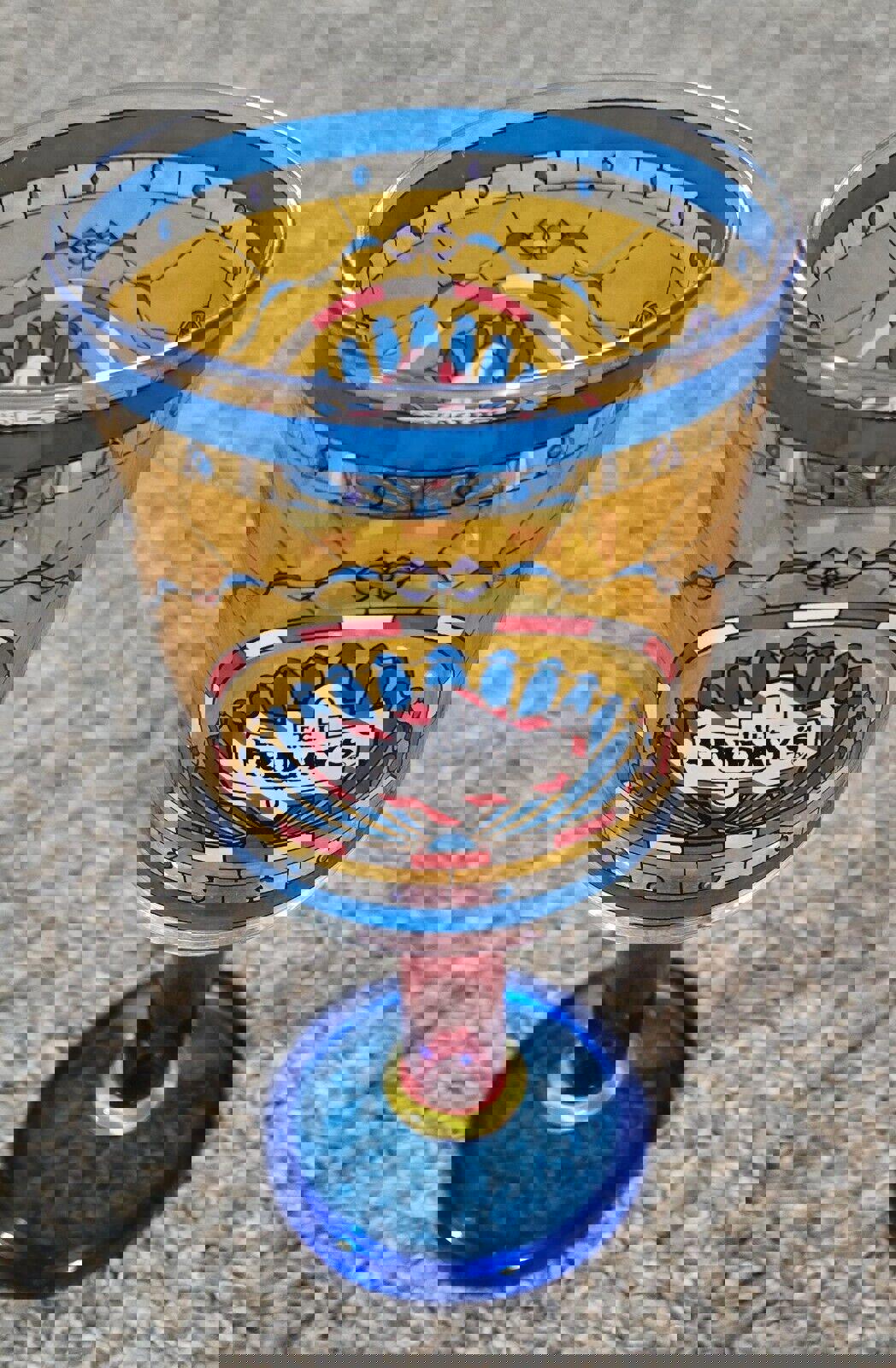 VINTAGE SET OF 2 1995 TGI FRIDAYS PLASTIC GOBLETS STAINED GLASS DESIGN CUPS