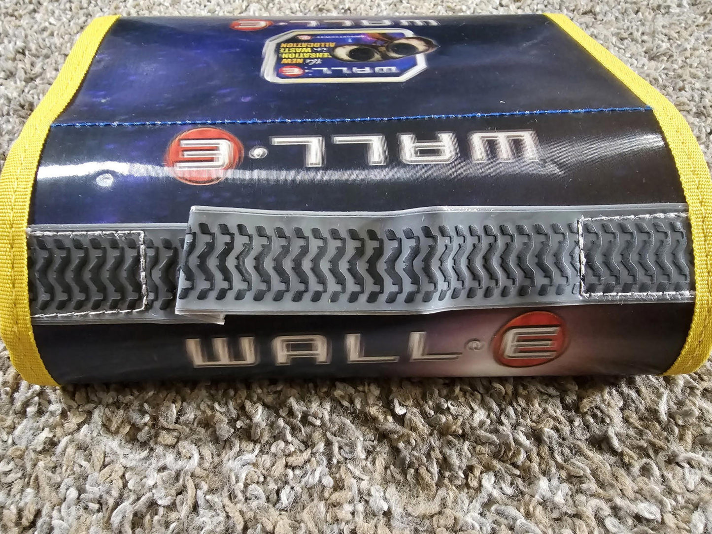 Disney Pixar Wall-e marker case & Markers RARE