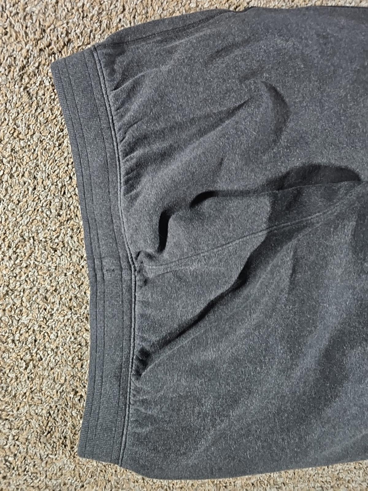 Under Armour XXL Gray Sweat Pants