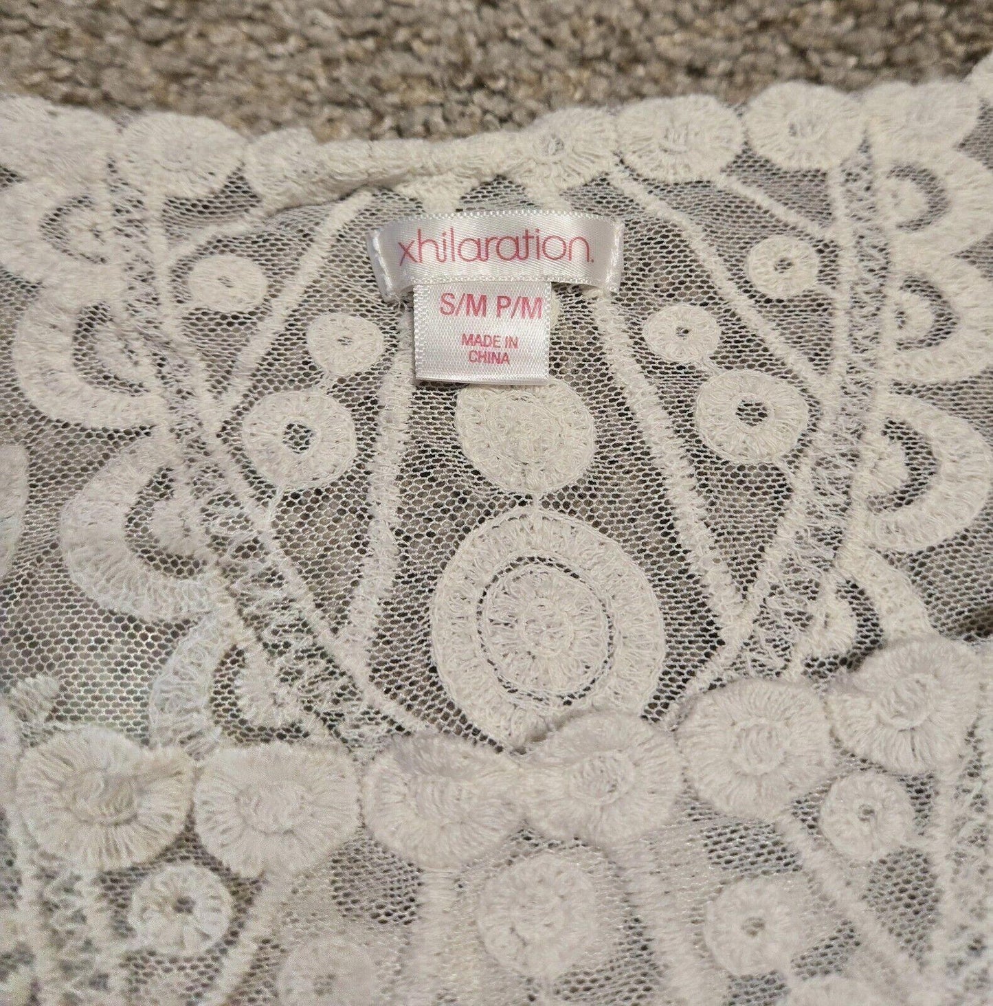 Cream Exhilaration Lace Floral T Shirt Sz S - Stains See Pic