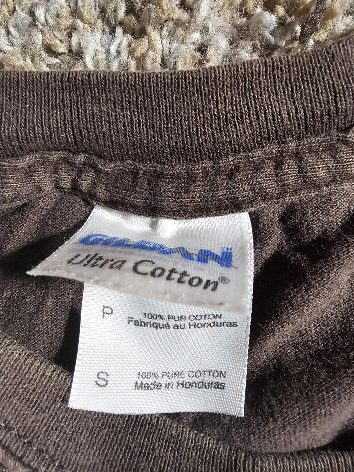 Huntington Beach California 2005 Brown Small Tshirt