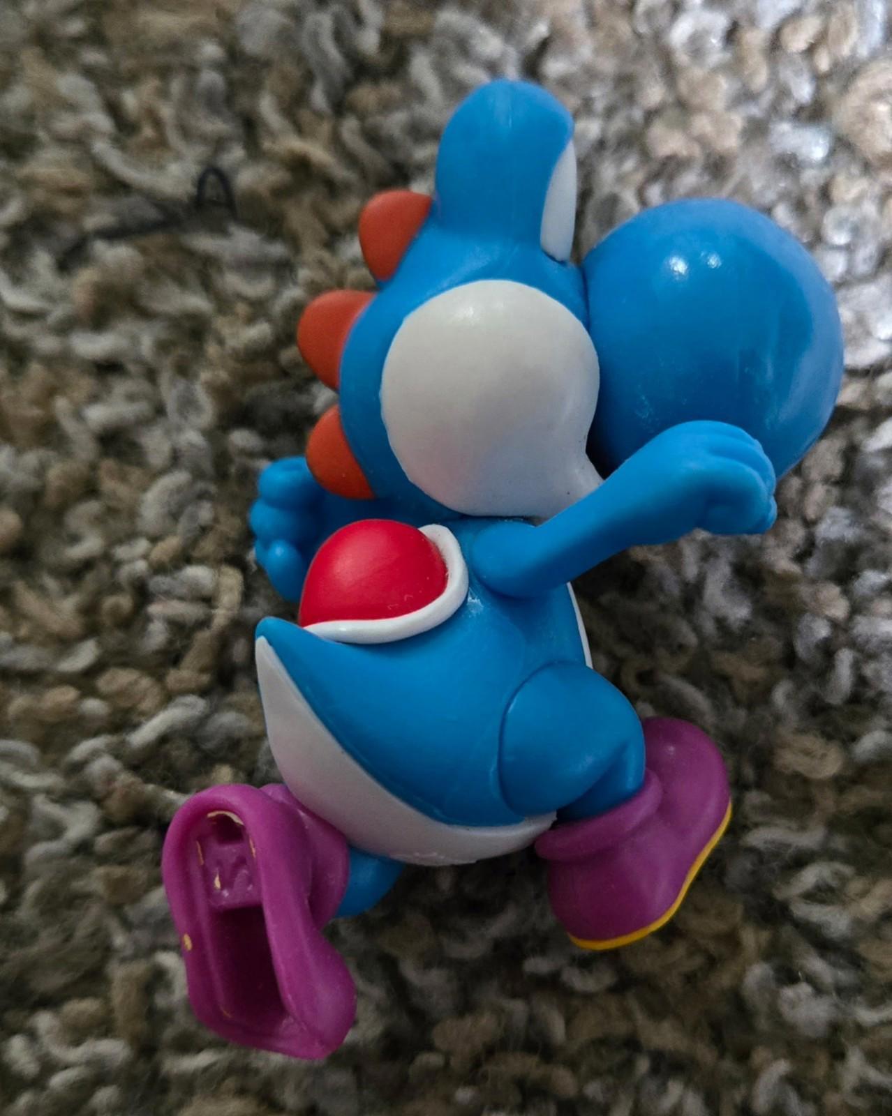 World of Nintendo 2 1/2-Inch Mini-Figures - Light Blue Yoshi