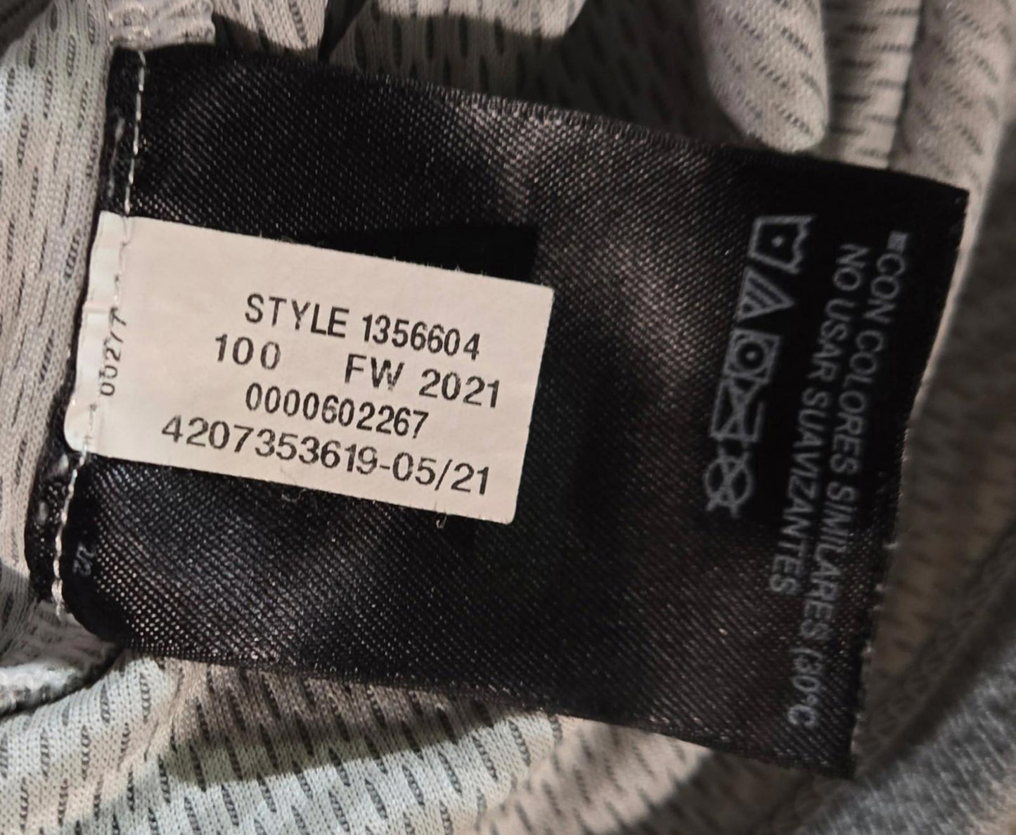 under armour loose long tail hoodie Small