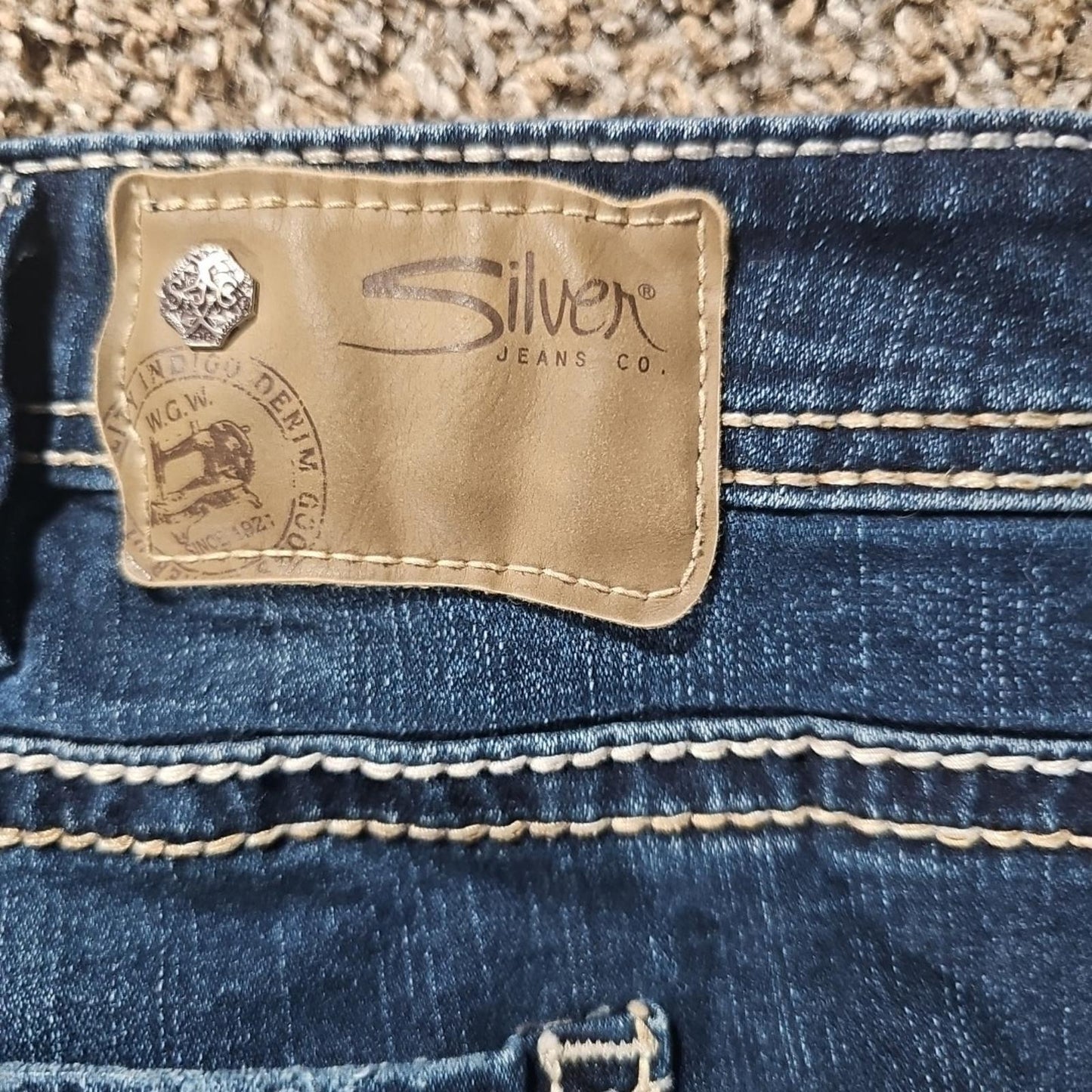 Silver Jeans Suki Fluid Denim Mid Capri Jeans 24/22½