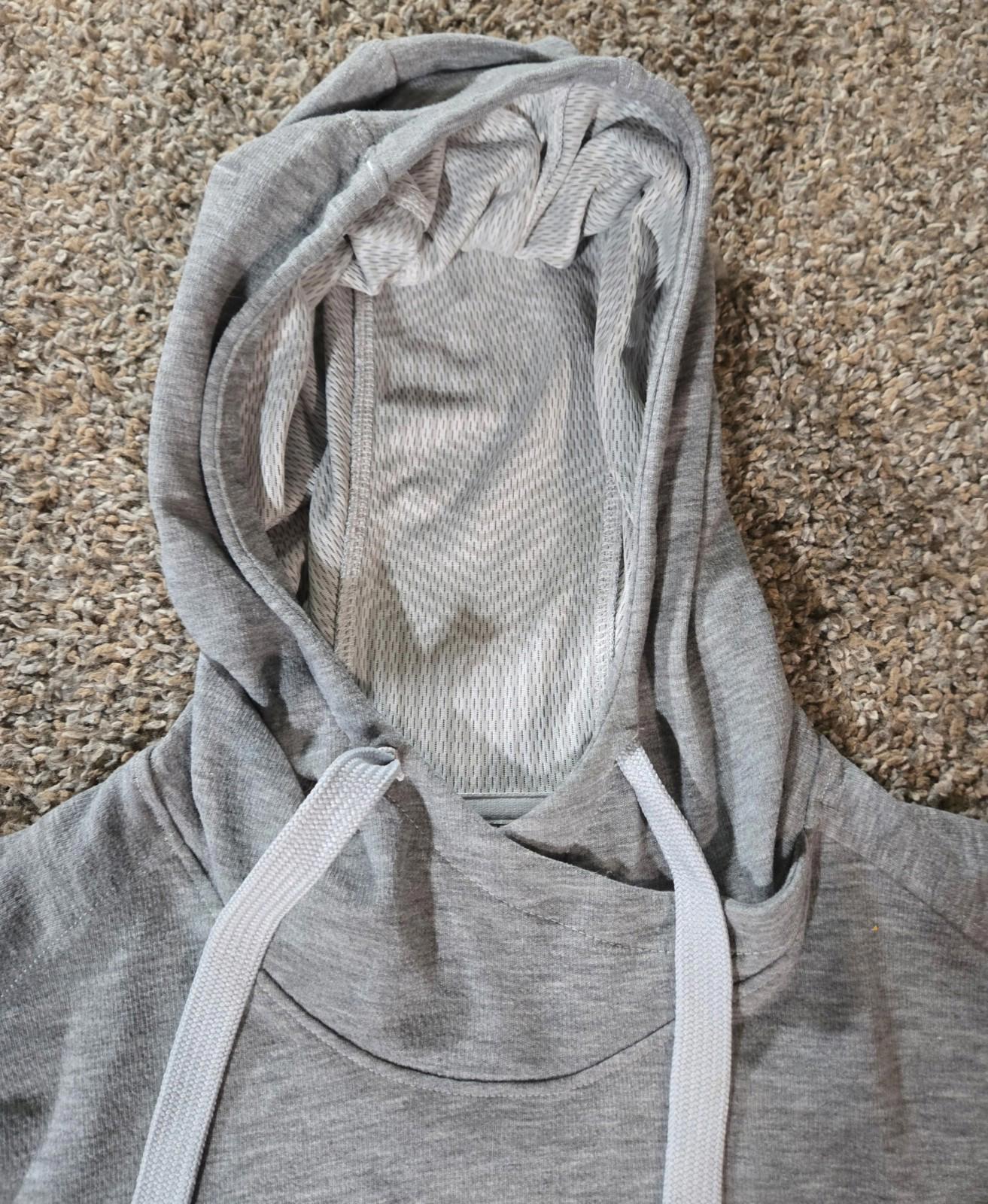 under armour loose long tail hoodie Small