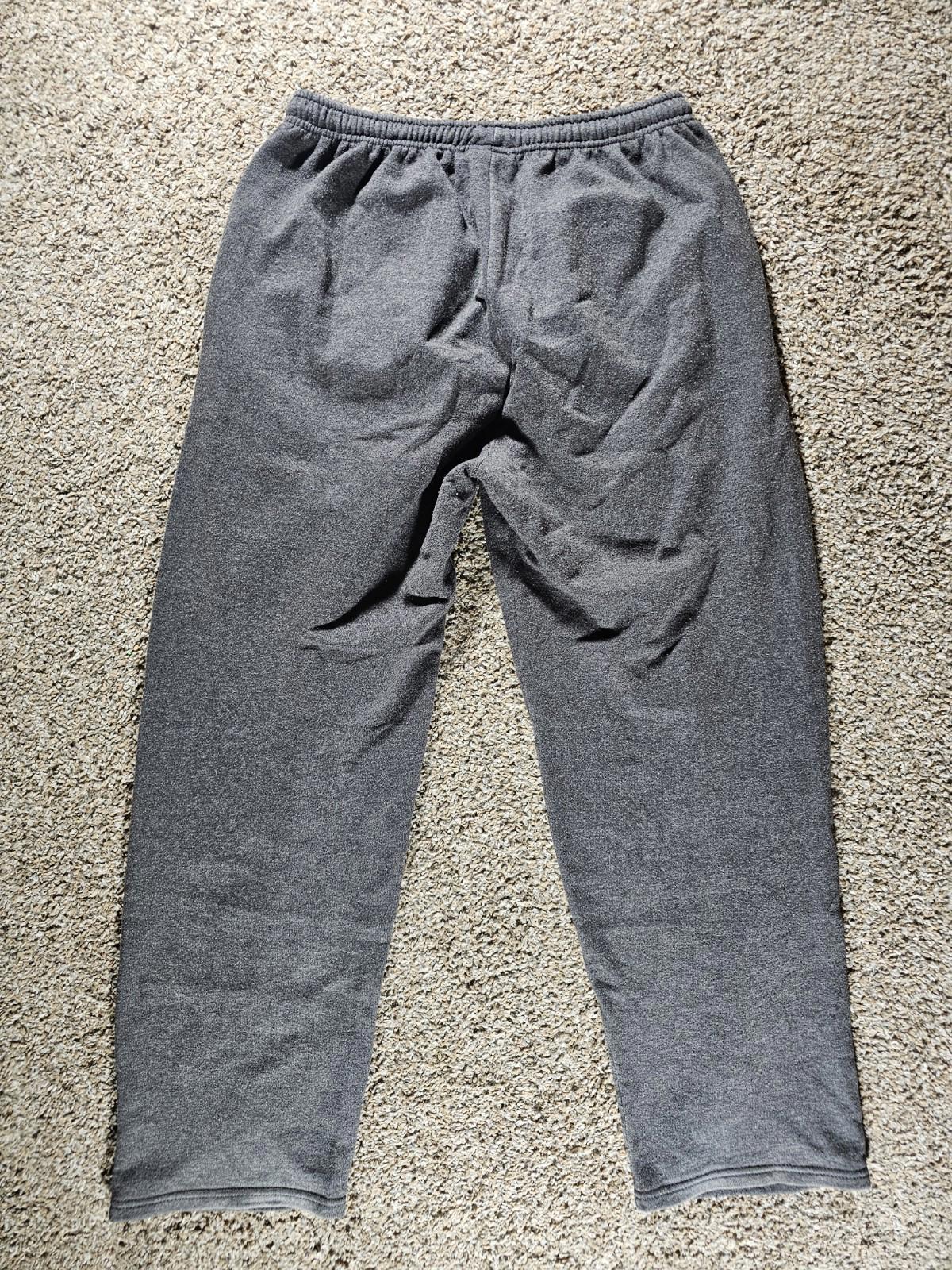 UW La Crosse Champion sweatpants Gray Medium
