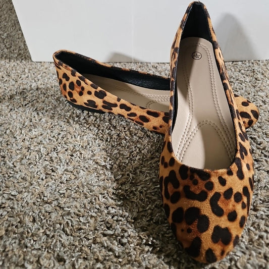 No Brand Leopard Cheetah Print Flats Sz US 8 EUR 39