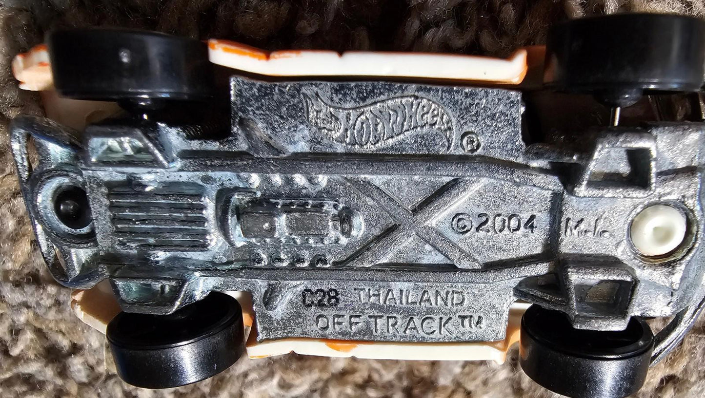 Hot Wheels Mattel 2004 Orange Off Track Race Car Diecast 1:64