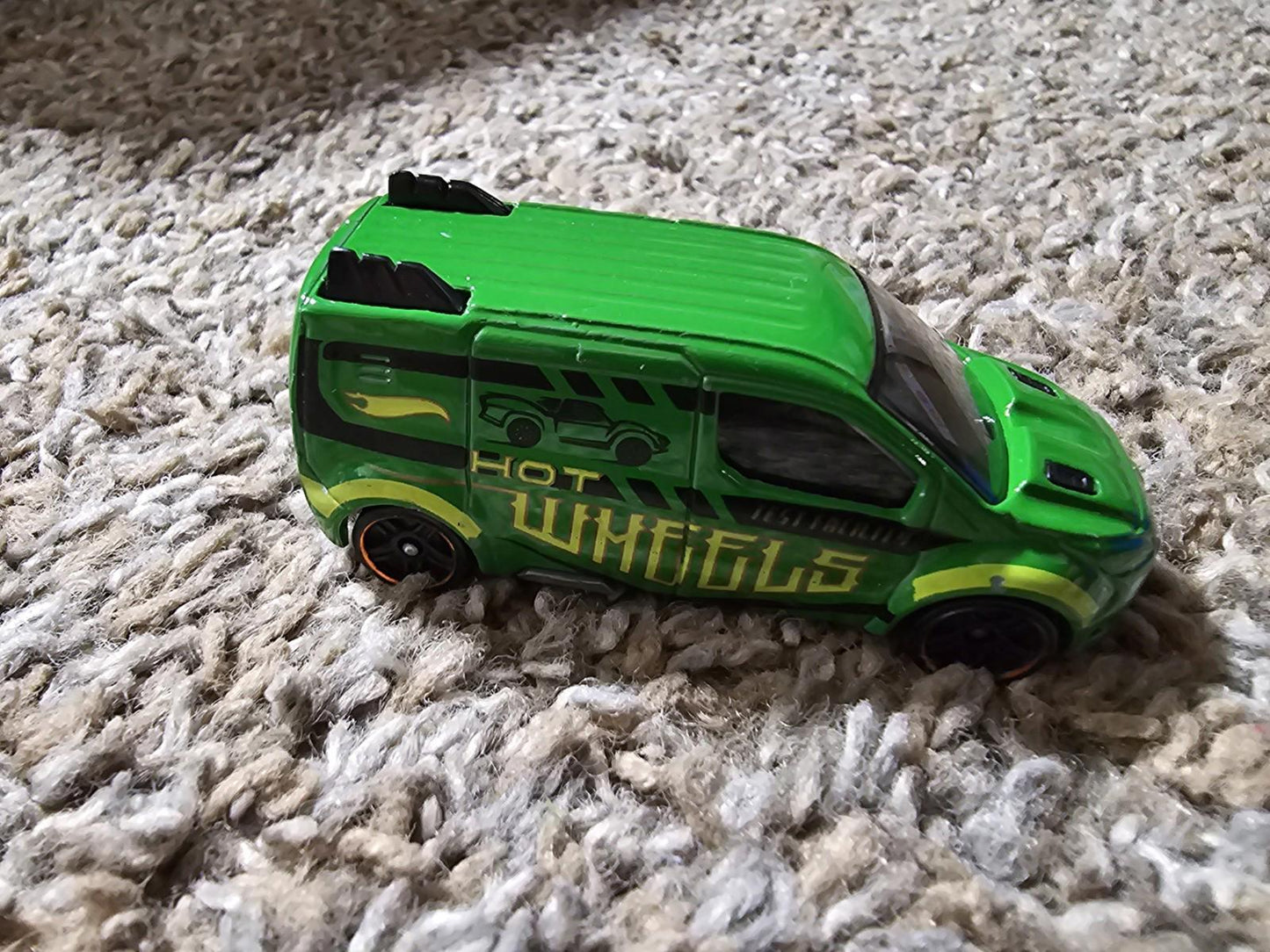 2014 Mattel Hot Wheels Ford Transit Connect Green Toy Van