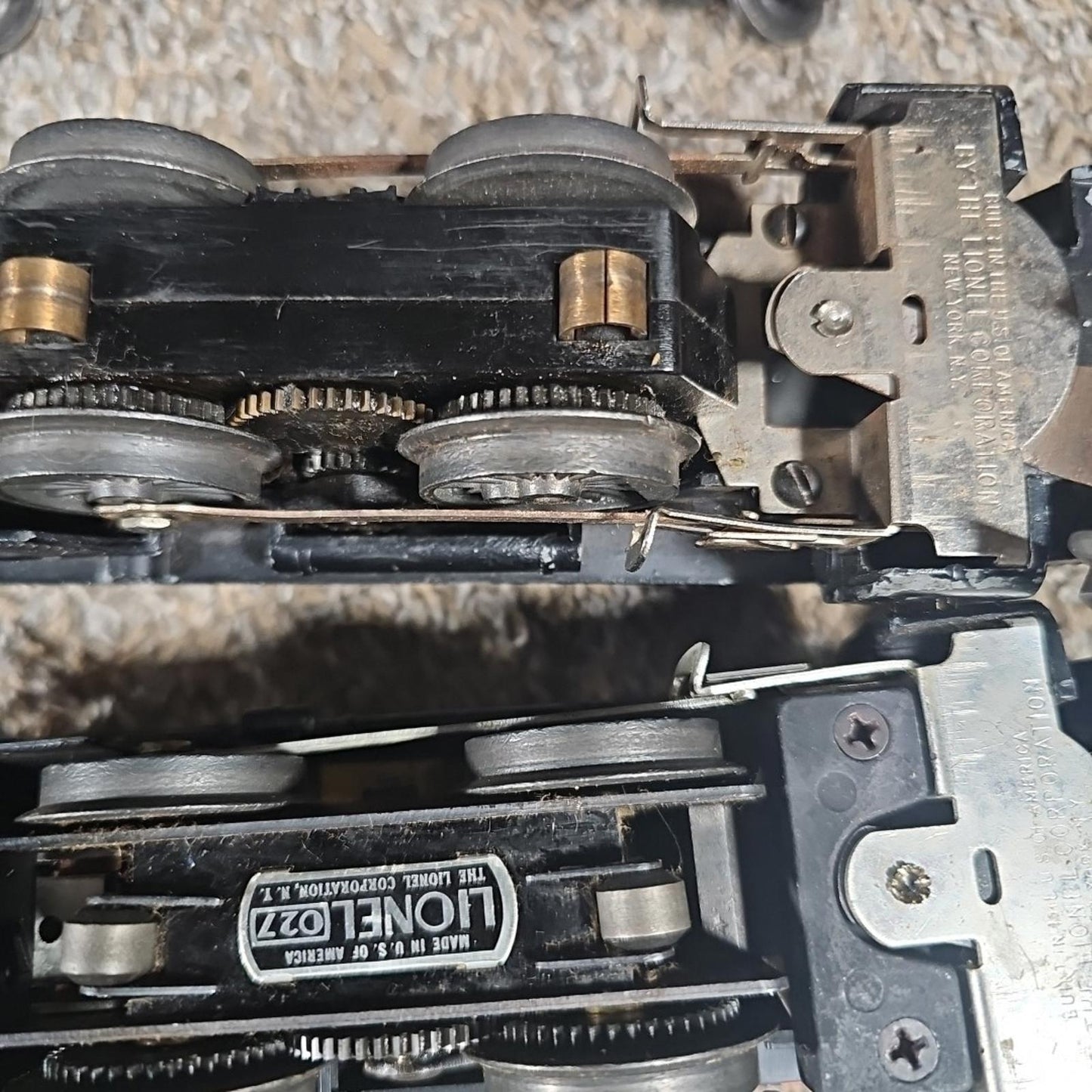 Lionel Train Set Engine 250 & 1110 Various Cars, Materials, & Connections