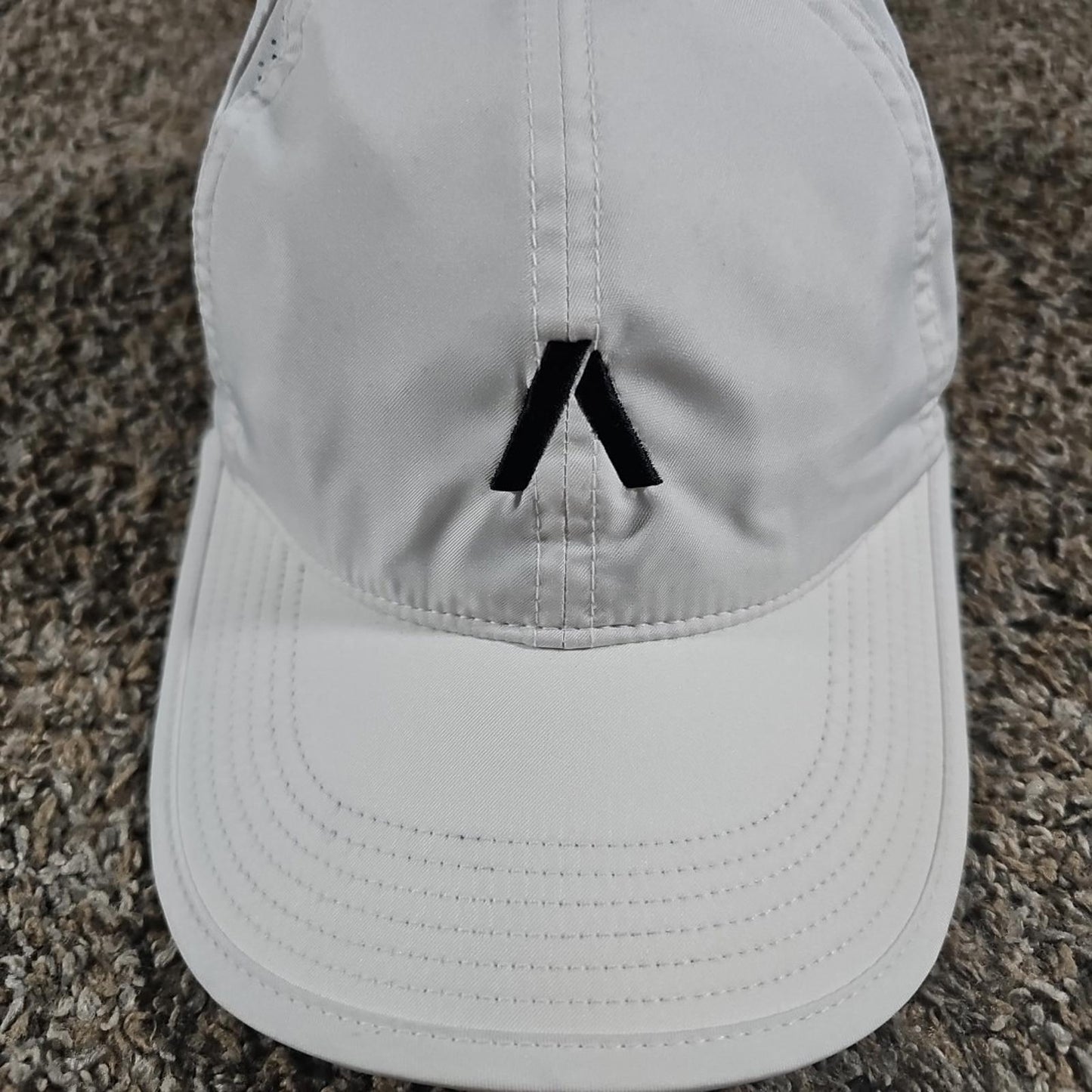 nike dri fit featherlight Strapback Running Panel hat