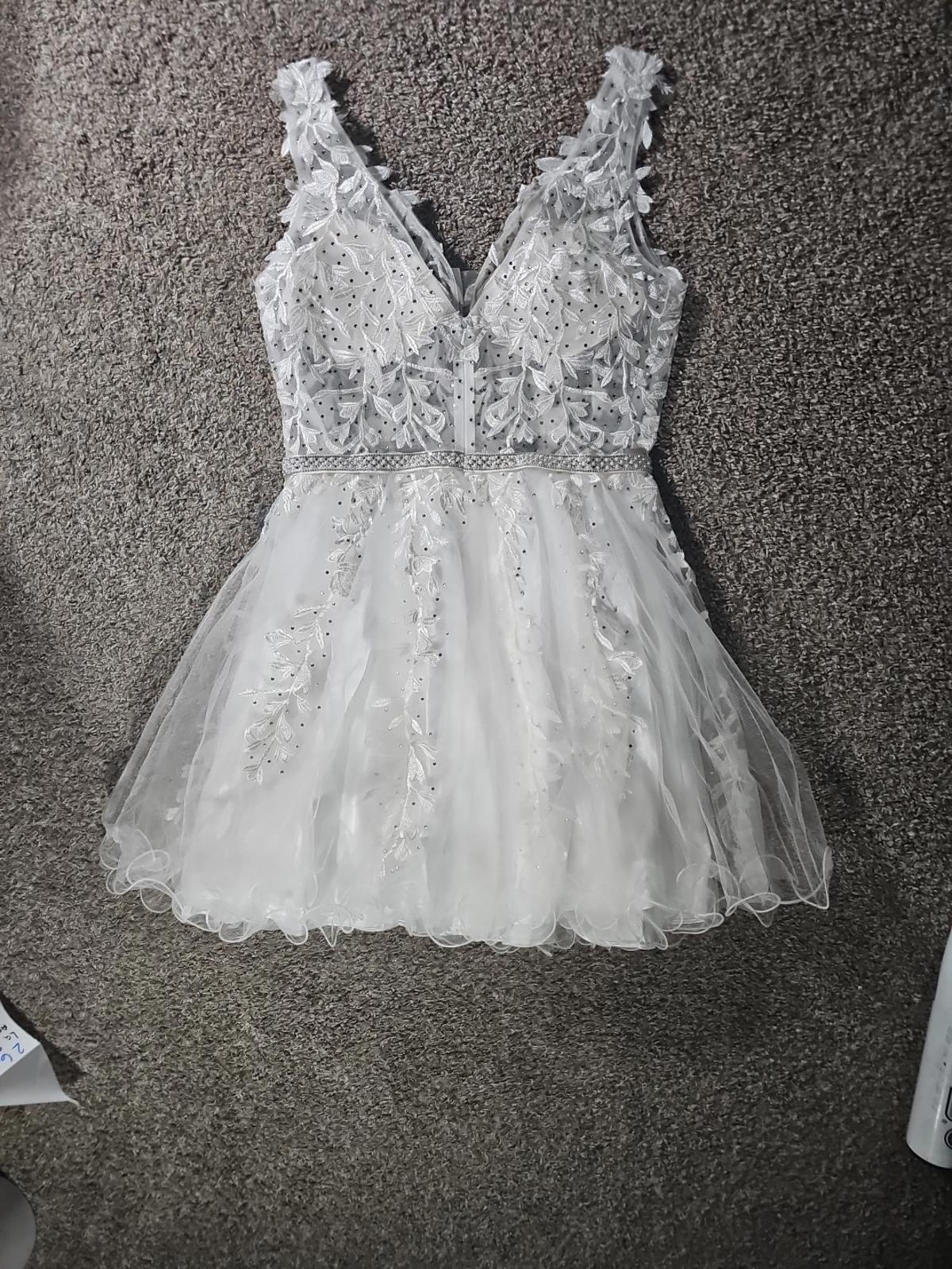 La Scala Los Angeles Sz L NWT White Dress