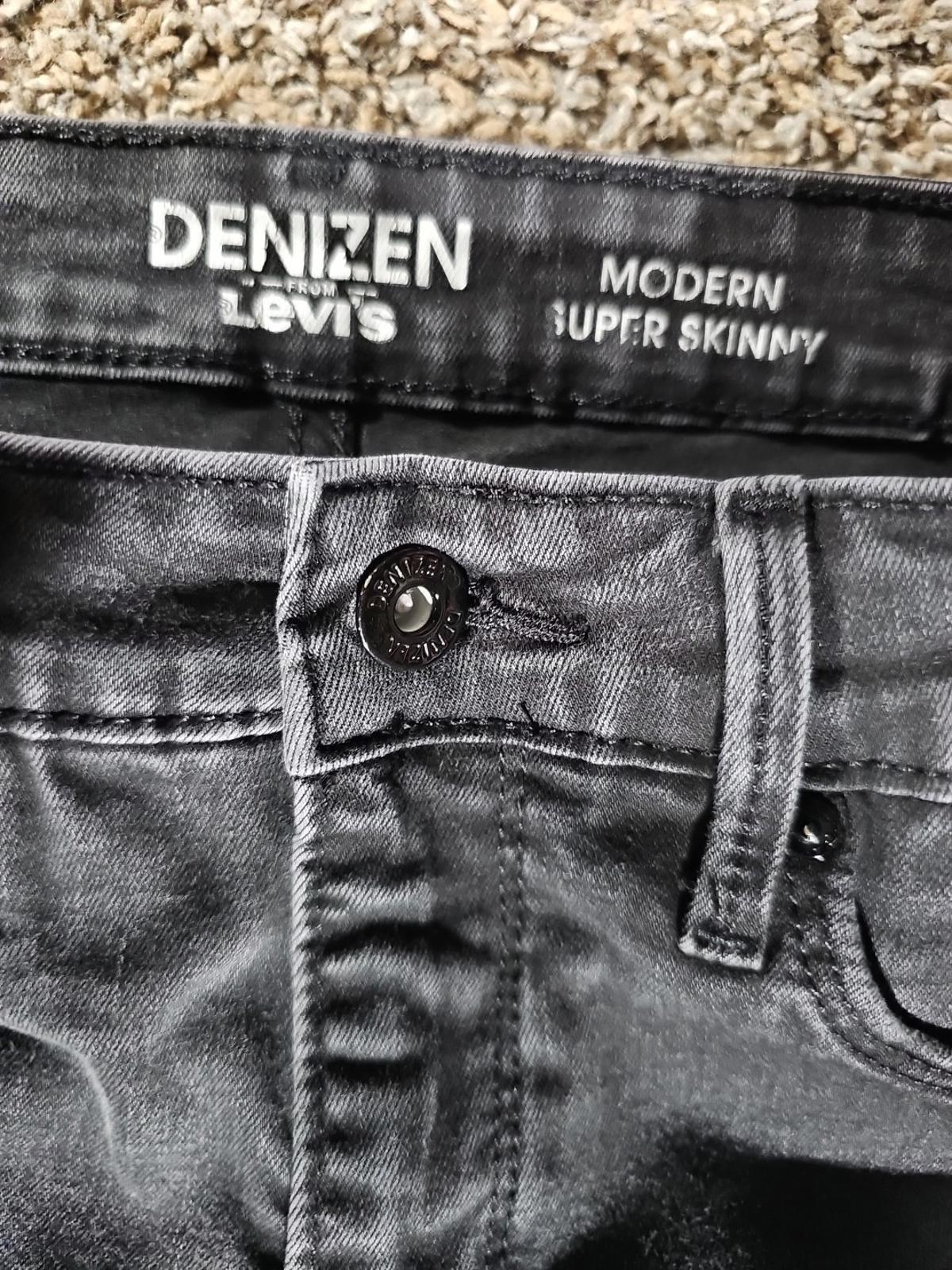 Denizen Levis Black Jeans Modern Super Skinny 10-W30