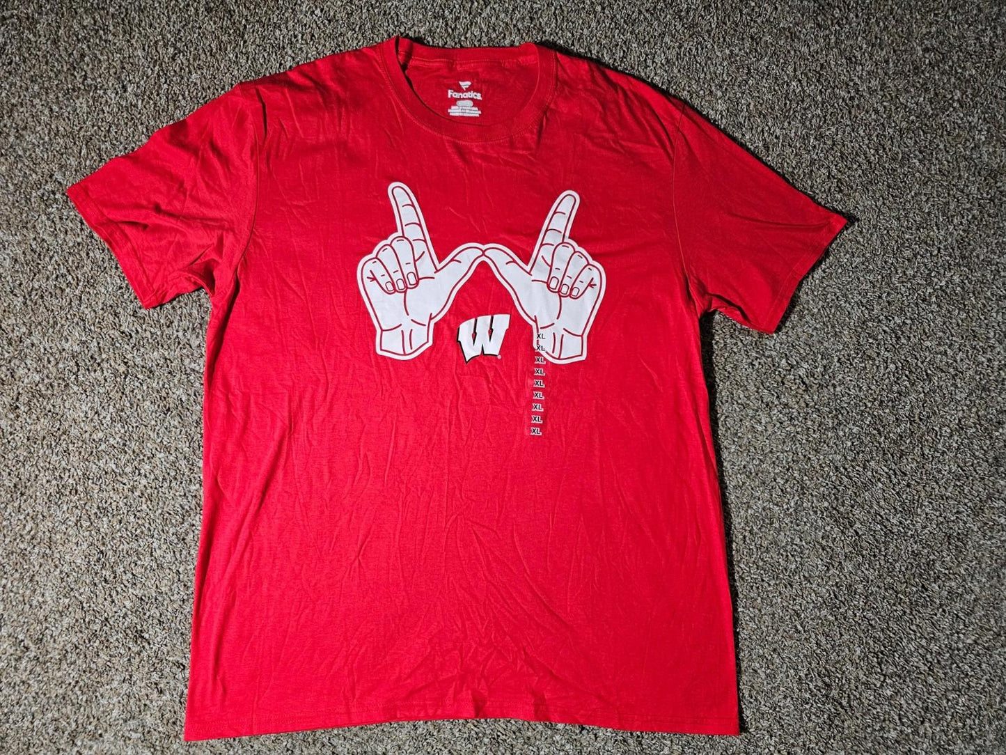Fanatics Wisconsin Badgers Finger W Red Tshirt XL