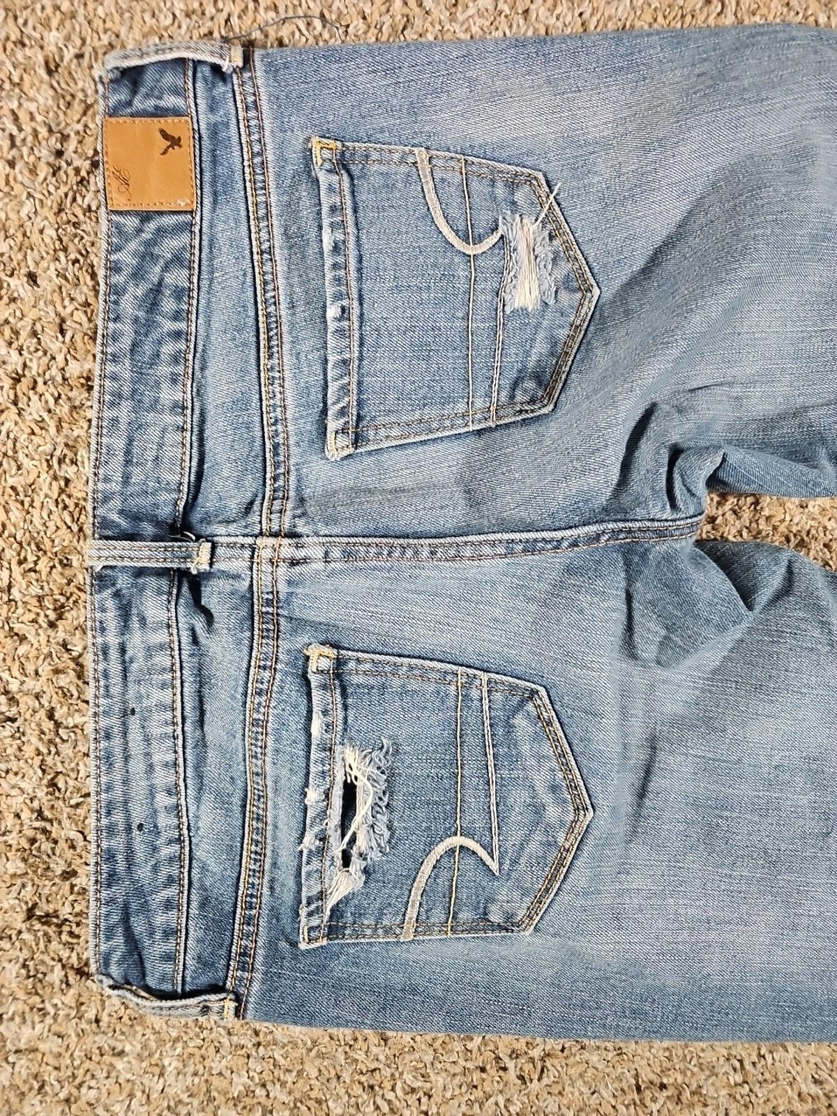American Eagle 6 Stretch Skinny Destroyed Jeans