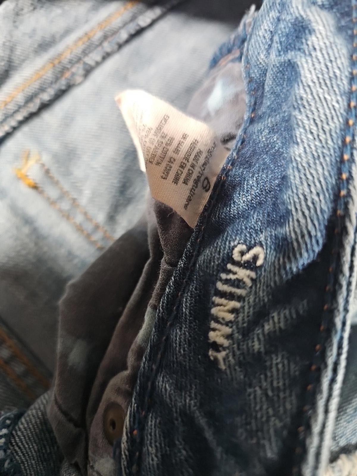 American Eagle 6 Stretch Skinny Destroyed Jeans