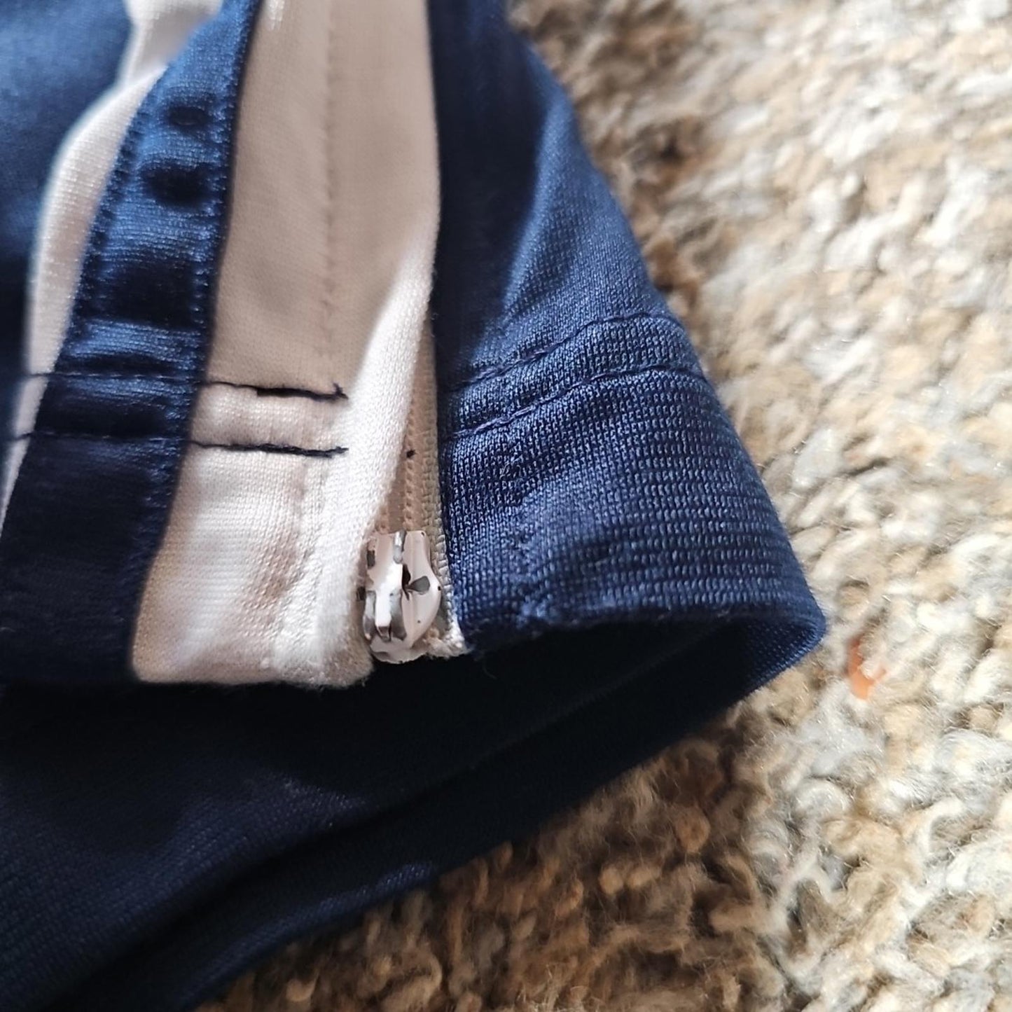Nike Large Ankle Zip Athletic Pants
